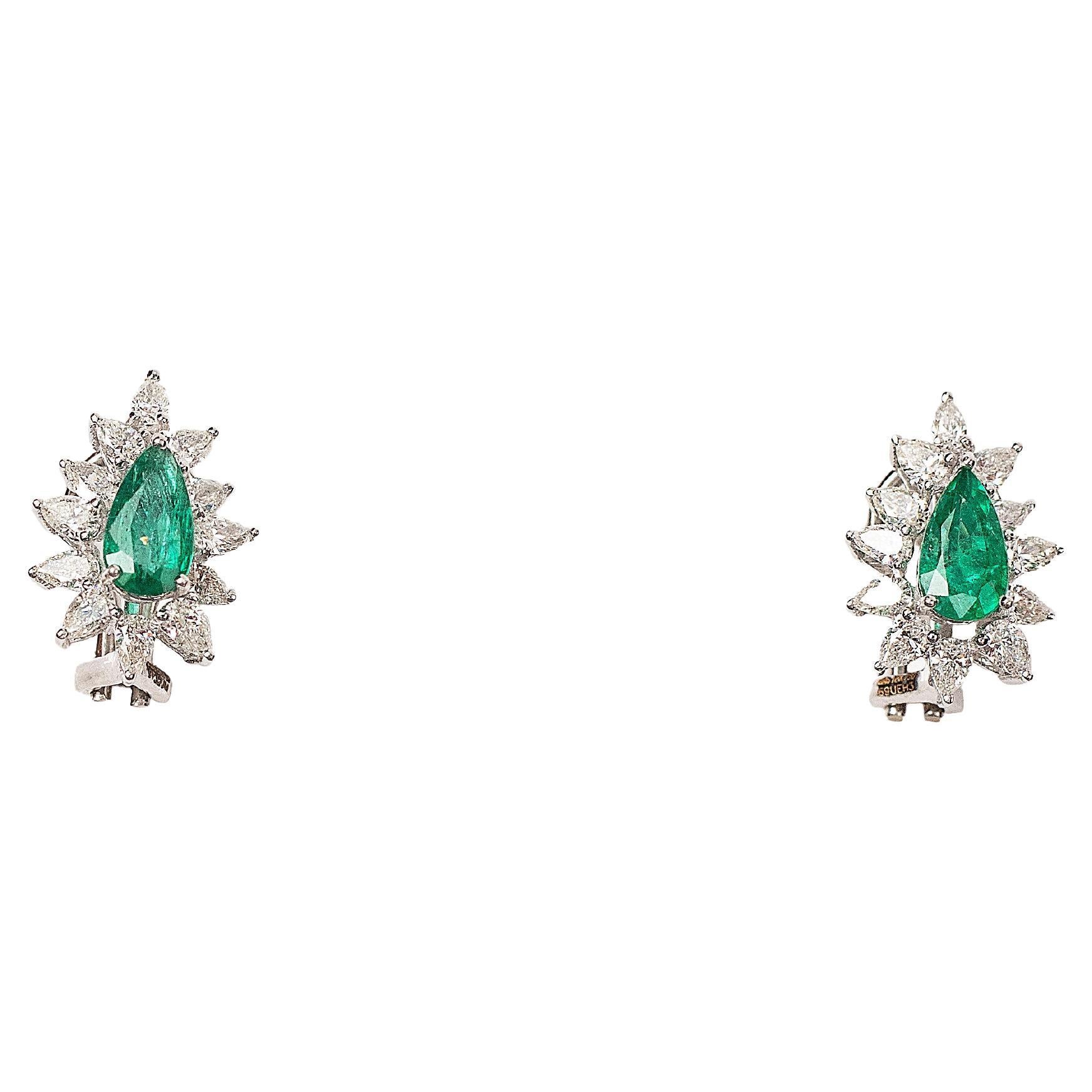 1.75 Cts Diamonds and 1.74 Cts Natural Emerald Stud Earring in 18K Gold For Sale