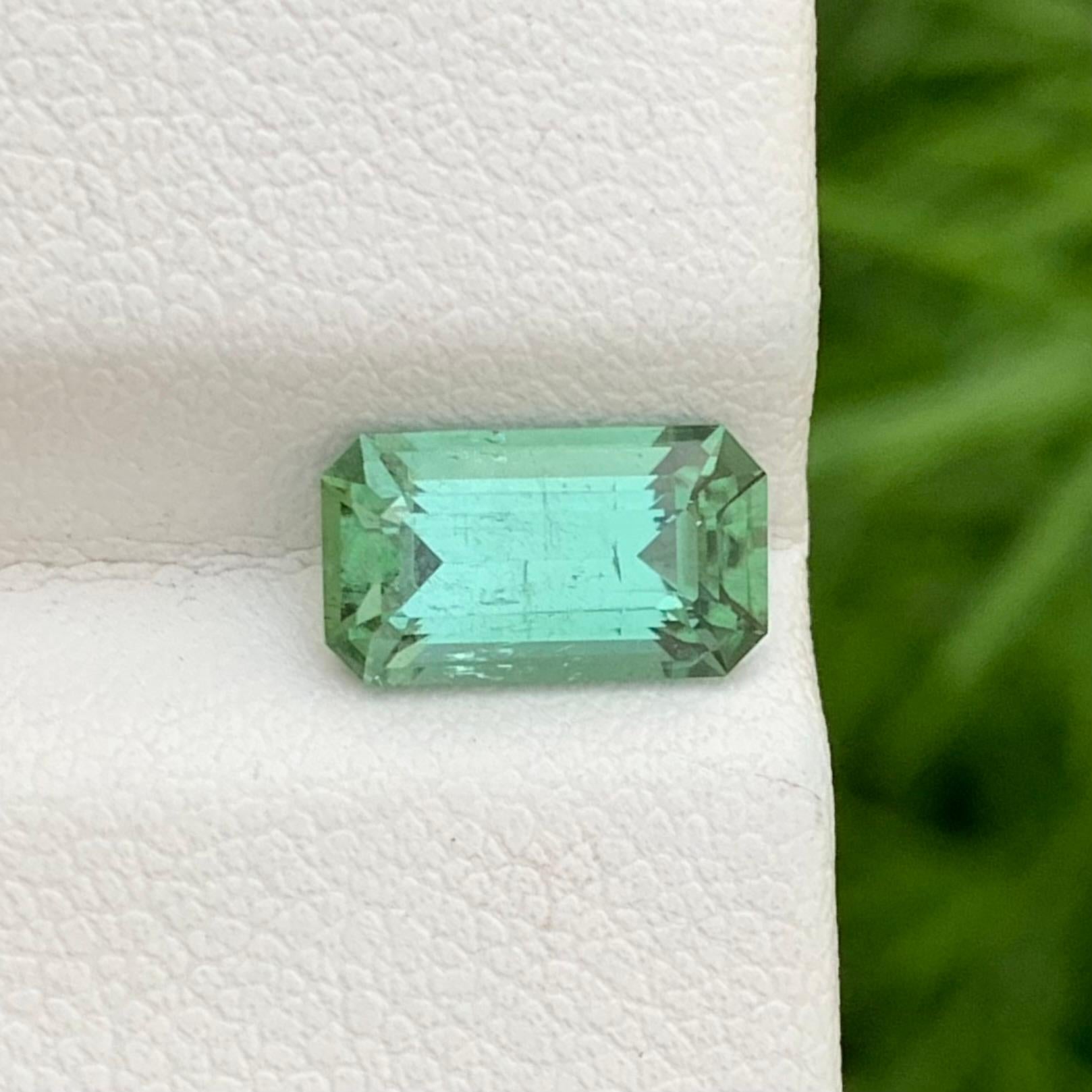 Women's or Men's 1.75 Cts Natural Loose Mint Green Tourmaline Emerald Shape Ring Gem  For Sale
