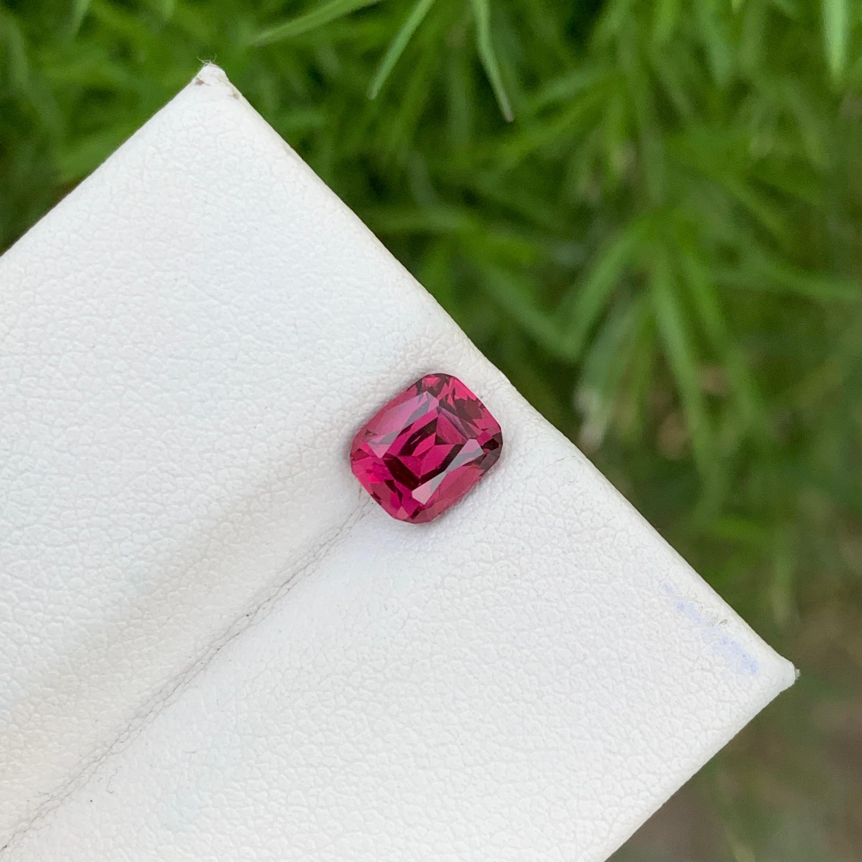 Art Nouveau 1.75 Cts Natural Loose Rhodolite Garnet Ring Gem From Tanzania Mine For Sale