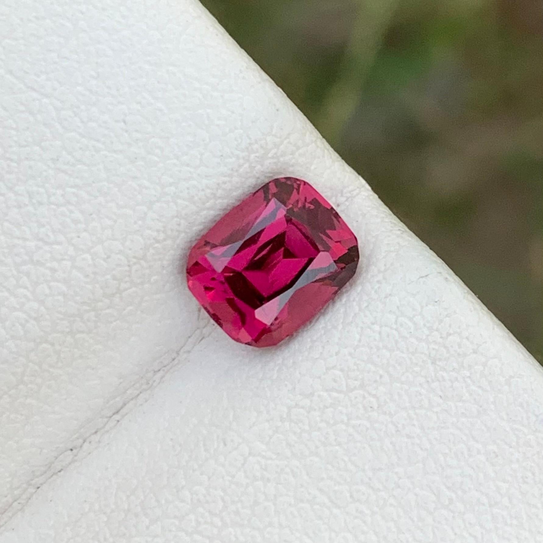 Women's or Men's 1.75 Cts Natural Loose Rhodolite Garnet Ring Gem From Tanzania Mine For Sale
