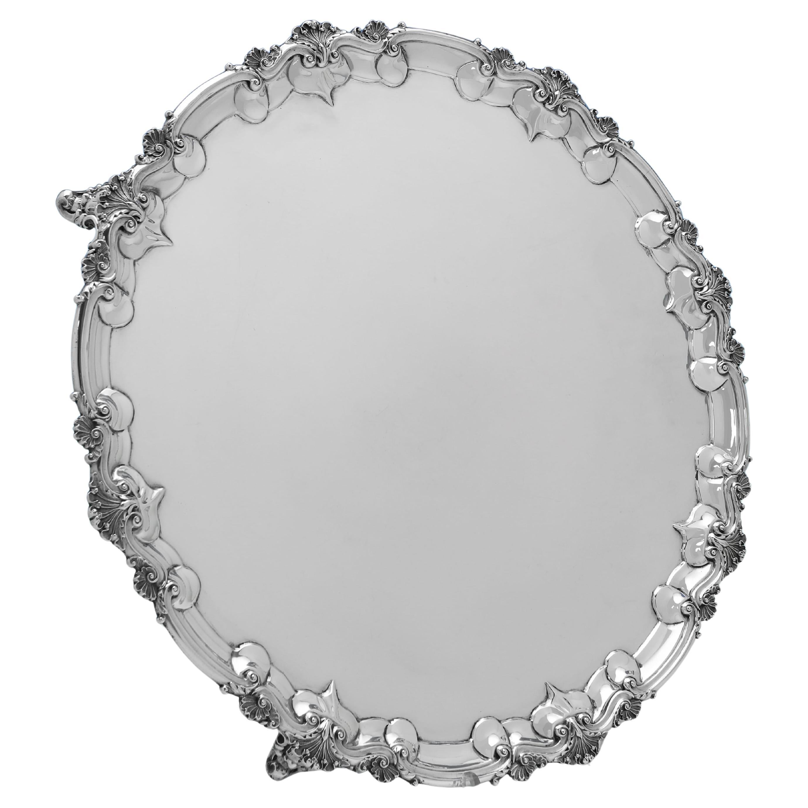 Bandeja victoriana de plata de ley de 17,5 pulgadas fabricada en 1839 por Robert Hennell III