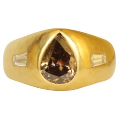 1,75 Gesamtkarat Birnen- und Baguette-Diamant 22K Gold 3-Stein-Ring
