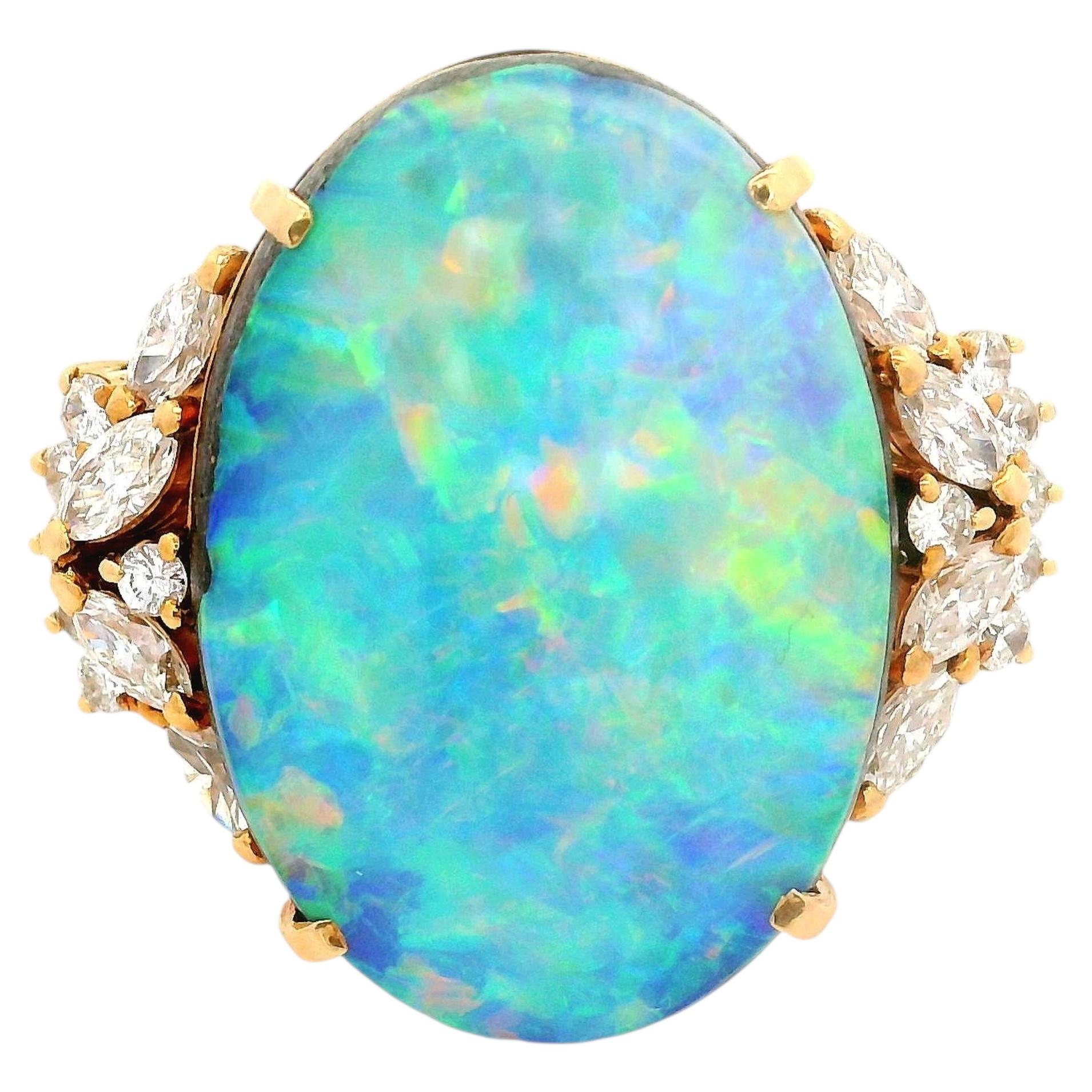 18-karätiger Gelbgoldring mit einem australischen Boulder-Opal von 17,50 Karat und einem Diamanten
