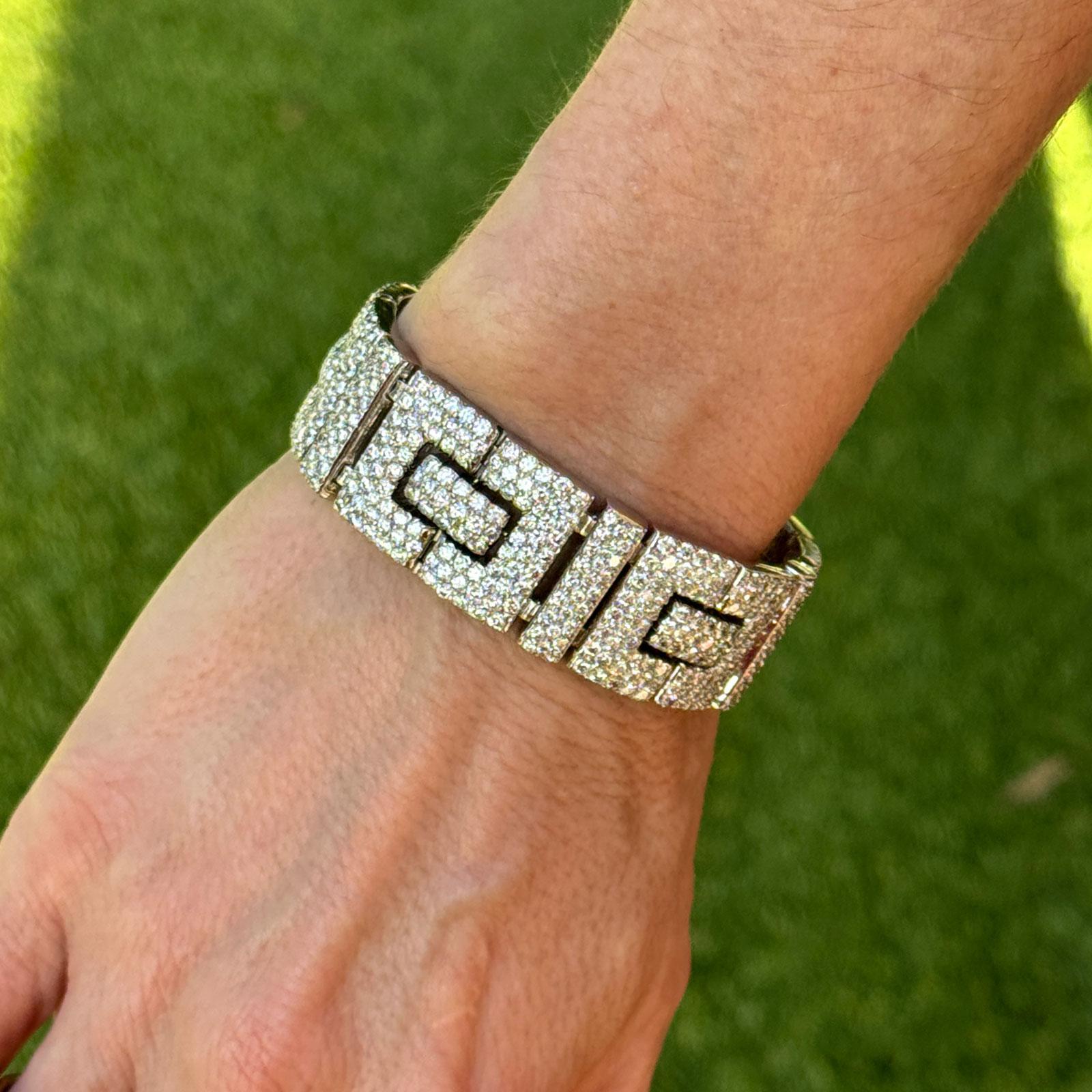 Modernes Gliederarmband aus 18 Karat Weißgold mit 17,50 Karat Diamanten (Rundschliff)