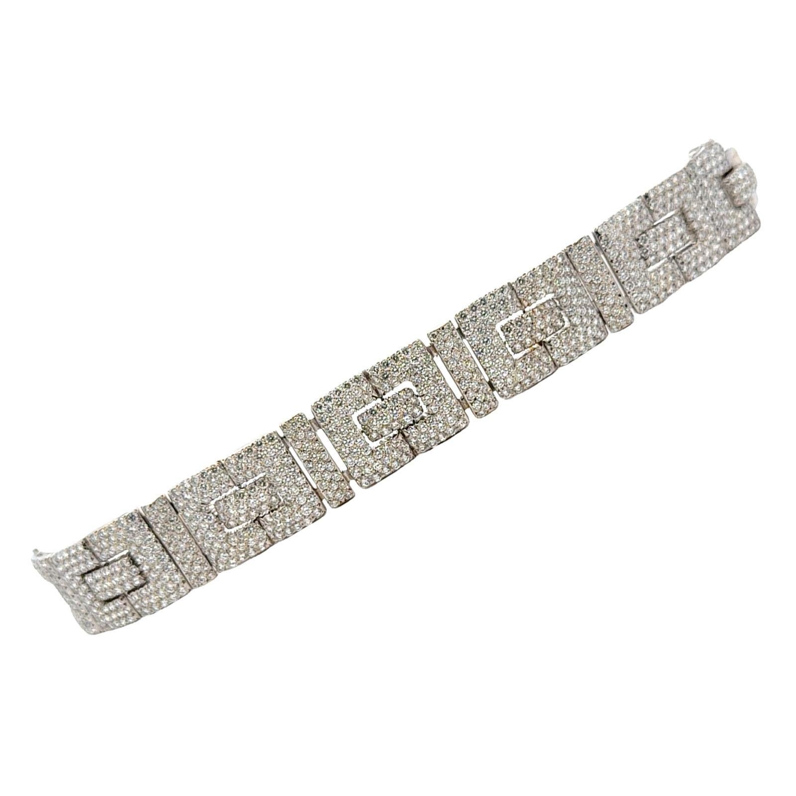 Modernes Gliederarmband aus 18 Karat Weißgold mit 17,50 Karat Diamanten im Zustand „Hervorragend“ in Boca Raton, FL