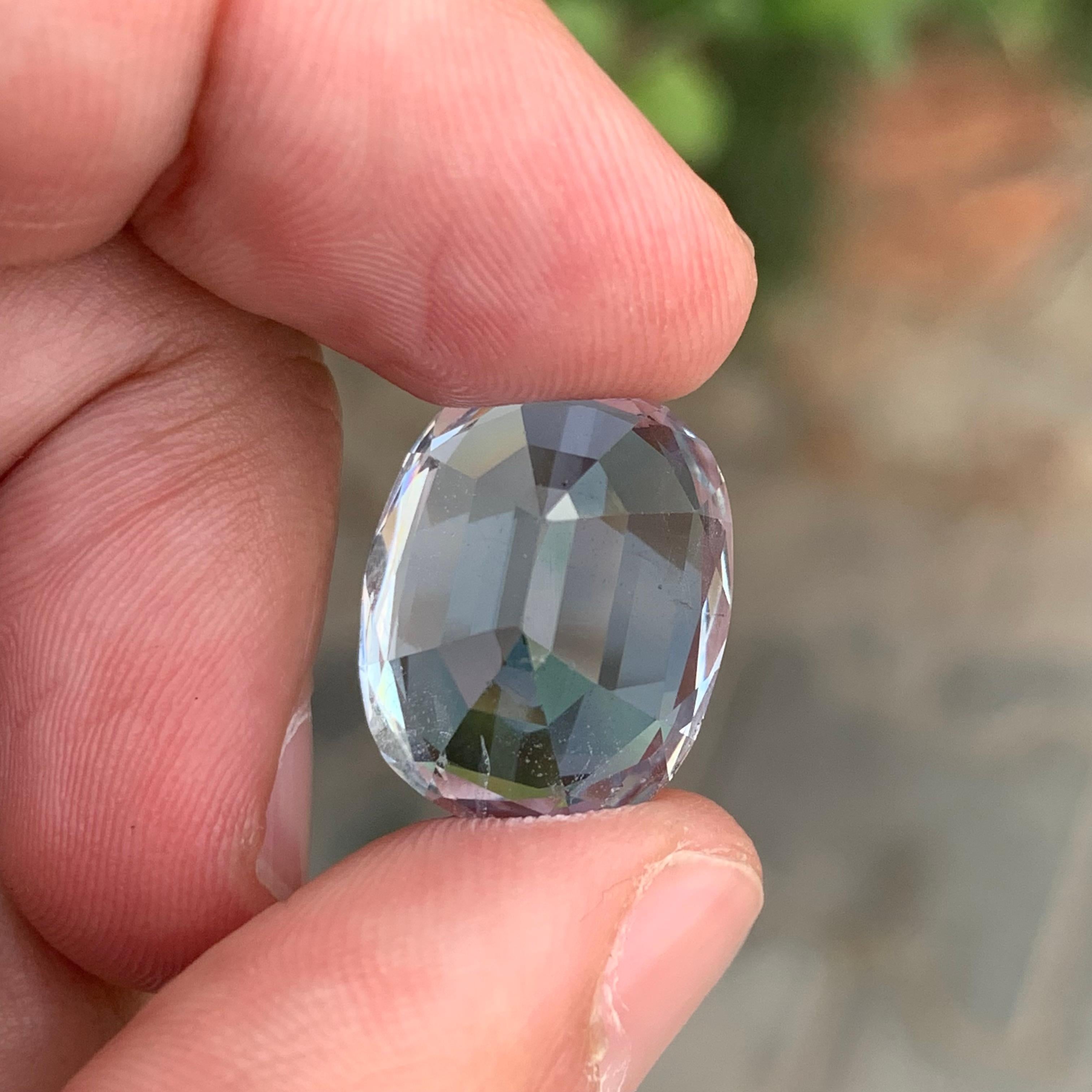 17,50 Karat Wunderschöner facettierter Santa-Maria-Aquamarin in ovaler Form im Angebot 4