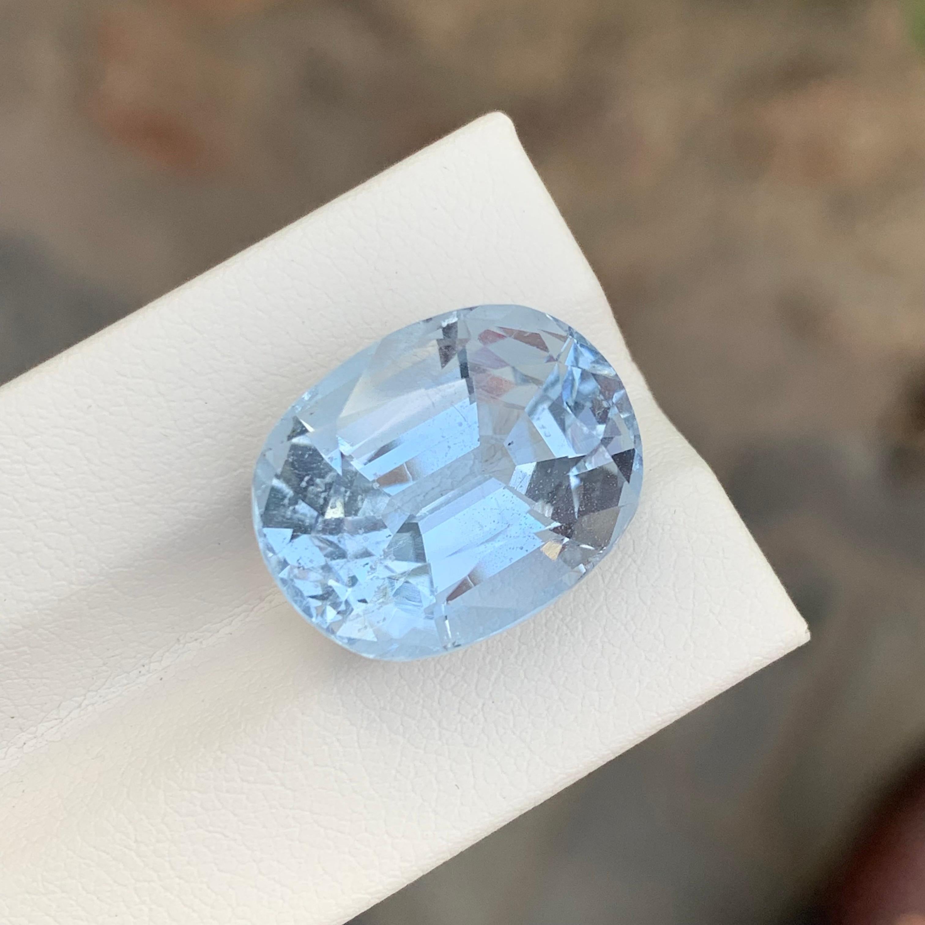 Lose Sainta Maria Farbe  Aquamarin

Gewicht: 17,50 Karat
Abmessungen: 18 x 14,2 x 11 mm
Farbe : Blau
Herkunft: Shigar-Tal, Pakistan
Behandlung: Nicht
Zertifikat : Auf Anfrage
Die Form: Oval 

Der Aquamarin ist ein fesselnder Edelstein, der für seine