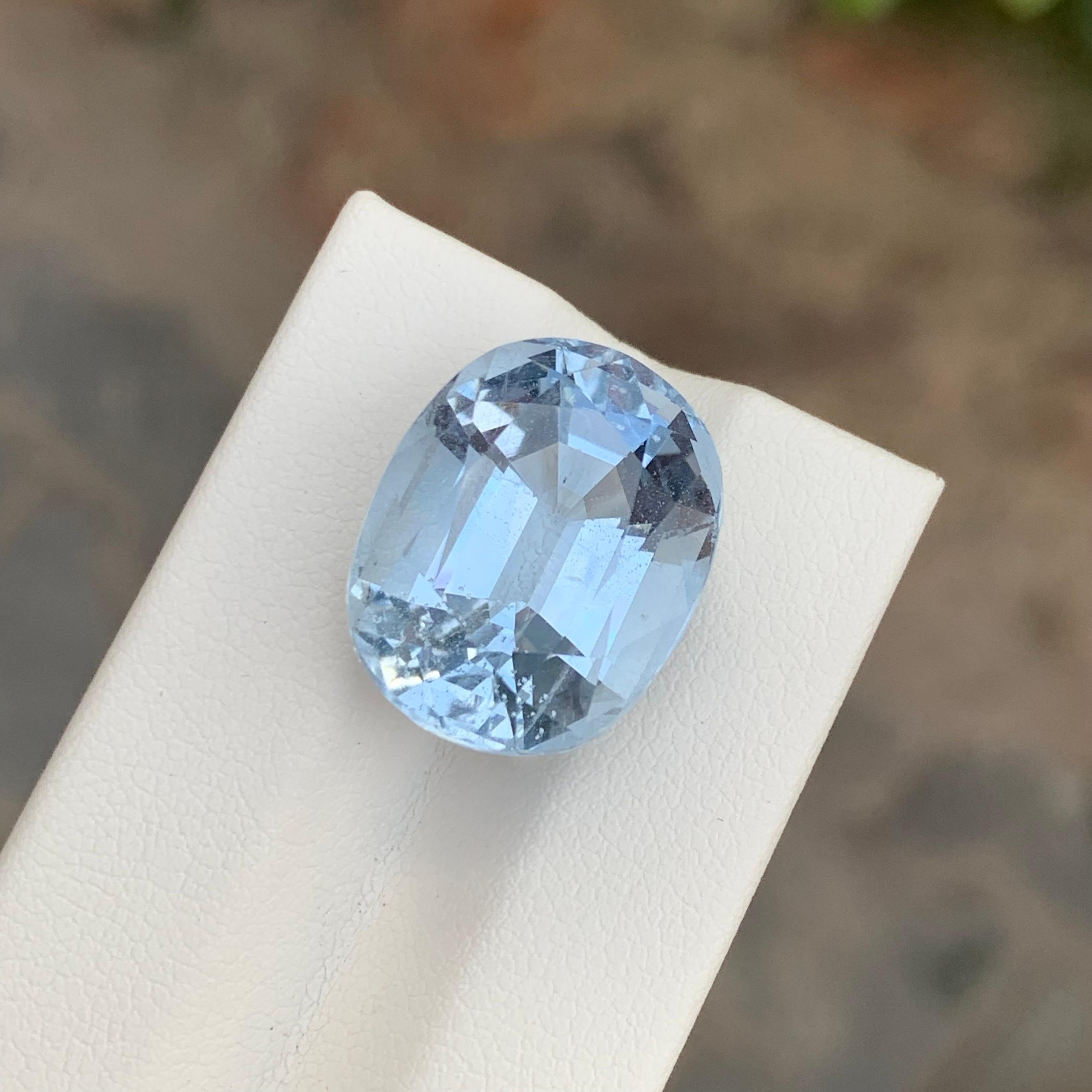 17,50 Karat Wunderschöner facettierter Santa-Maria-Aquamarin in ovaler Form im Zustand „Neu“ im Angebot in Peshawar, PK