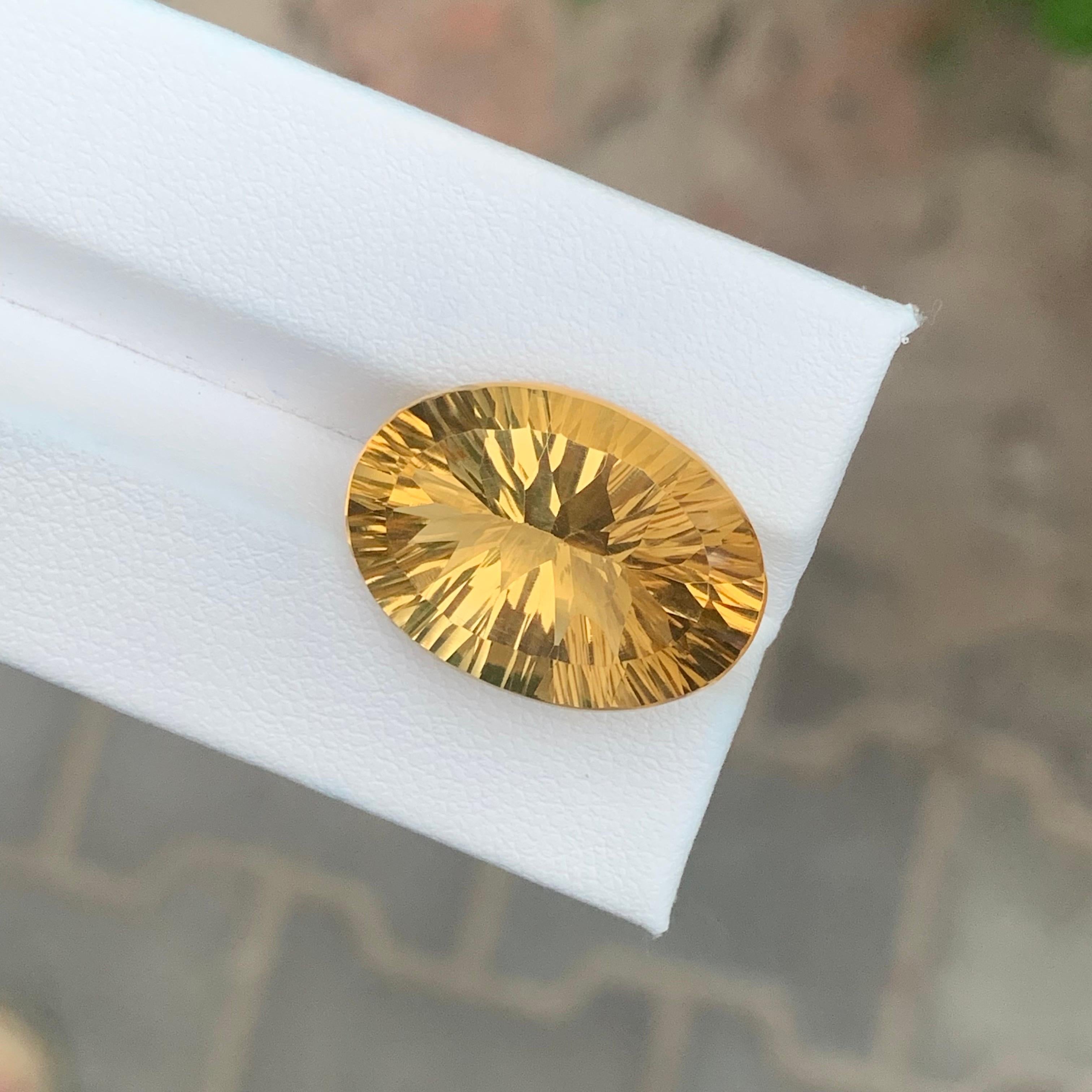 Taille ovale 17.50 Carat Natural Loose Citrine Oval Shape Brazilian Gemstone (Citrine brésilienne en vrac de forme ovale) en vente