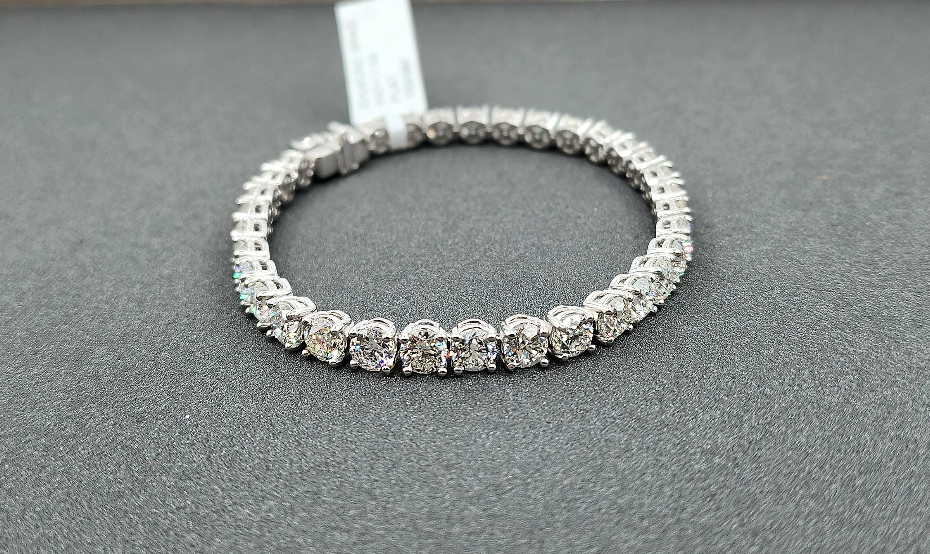 Bracelet tennis en platine avec diamants de 17.50 carats Neuf - En vente à Chicago, IL