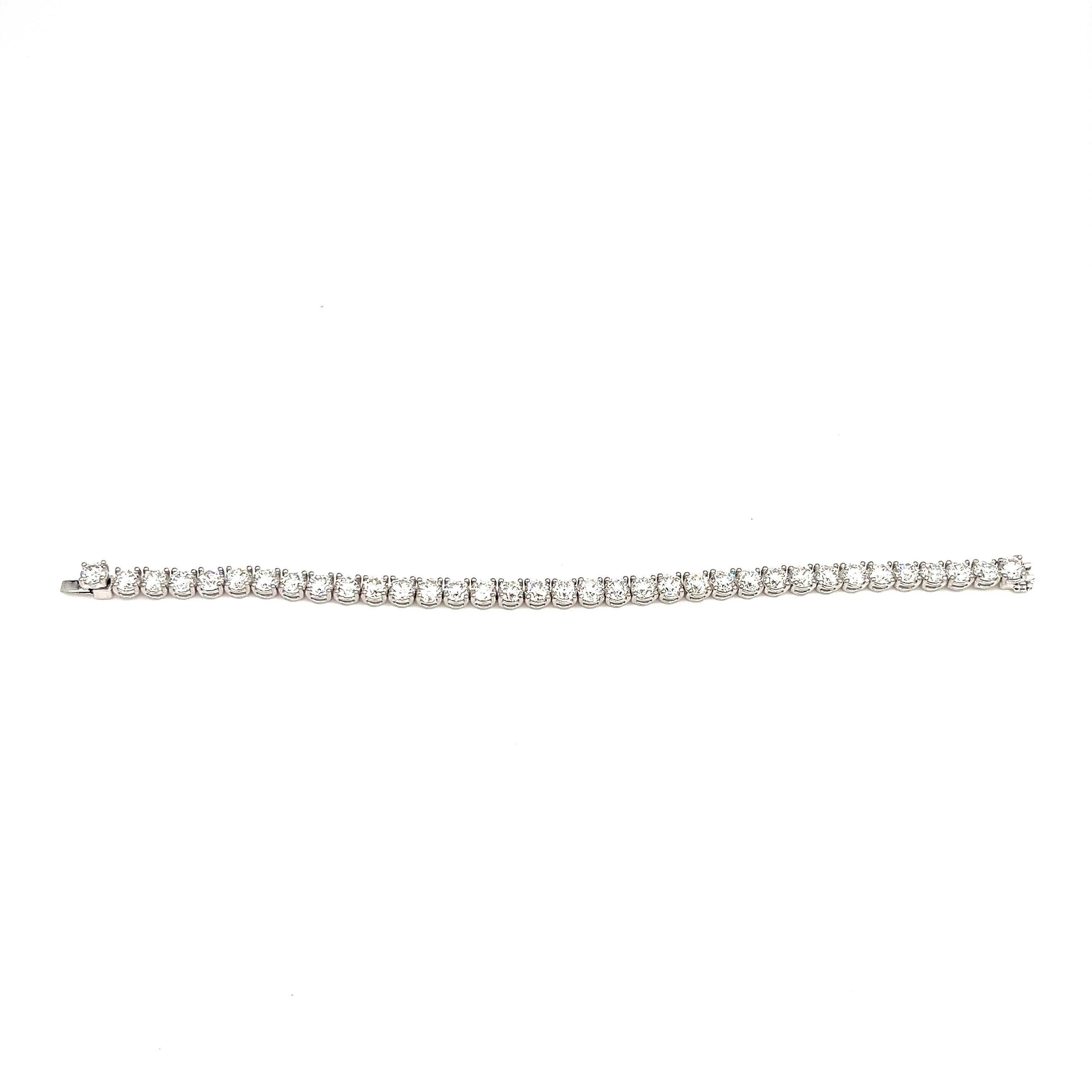17.50 ct Platinum Diamond Tennis Bracelet In New Condition For Sale In Chicago, IL