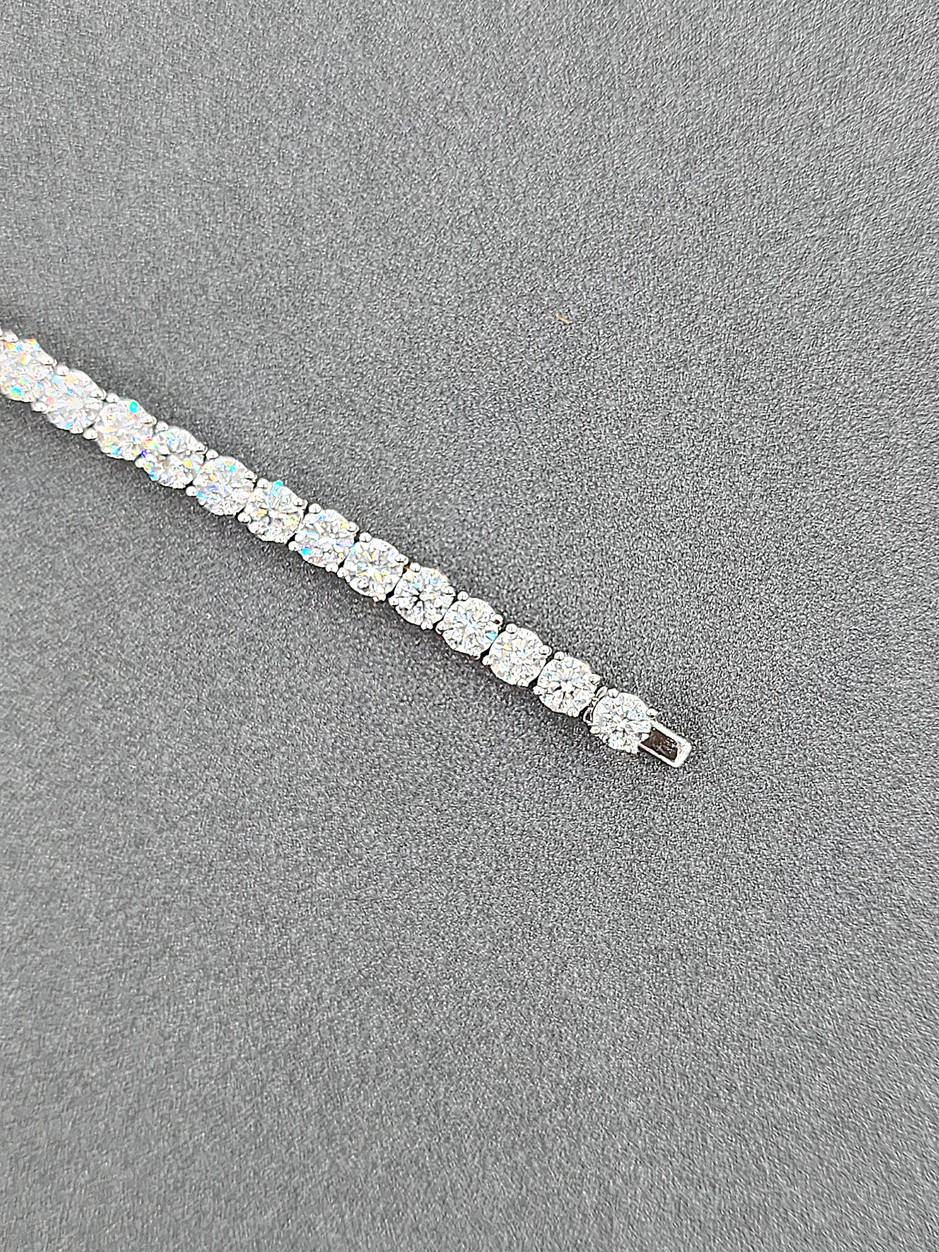 Bracelet tennis en platine avec diamants de 17.50 carats en vente 1