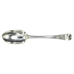 Cuchara de plata de ley con dibujo hannoveriano de 1750 por Marmaduke Daintrey