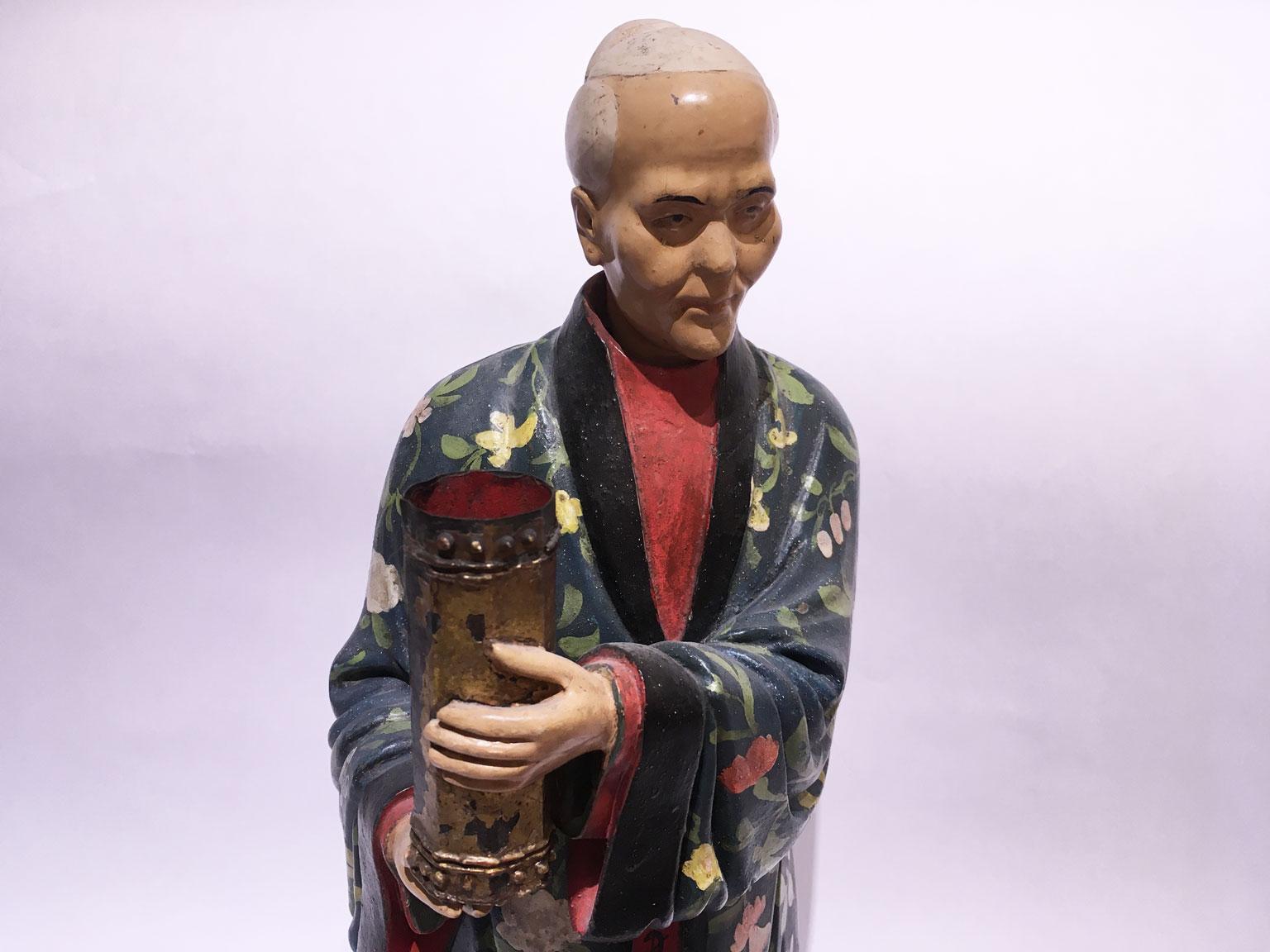 1750 Italia Figura china de terracota policromada lacada con decoración floral Rococó en venta