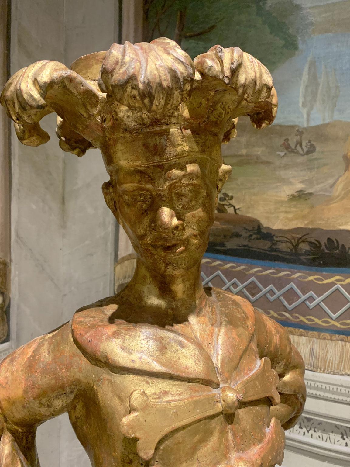Baroque 1750 Italy Pair of Carved and Engraved Giltwood Male Figures Sculptures For Sale