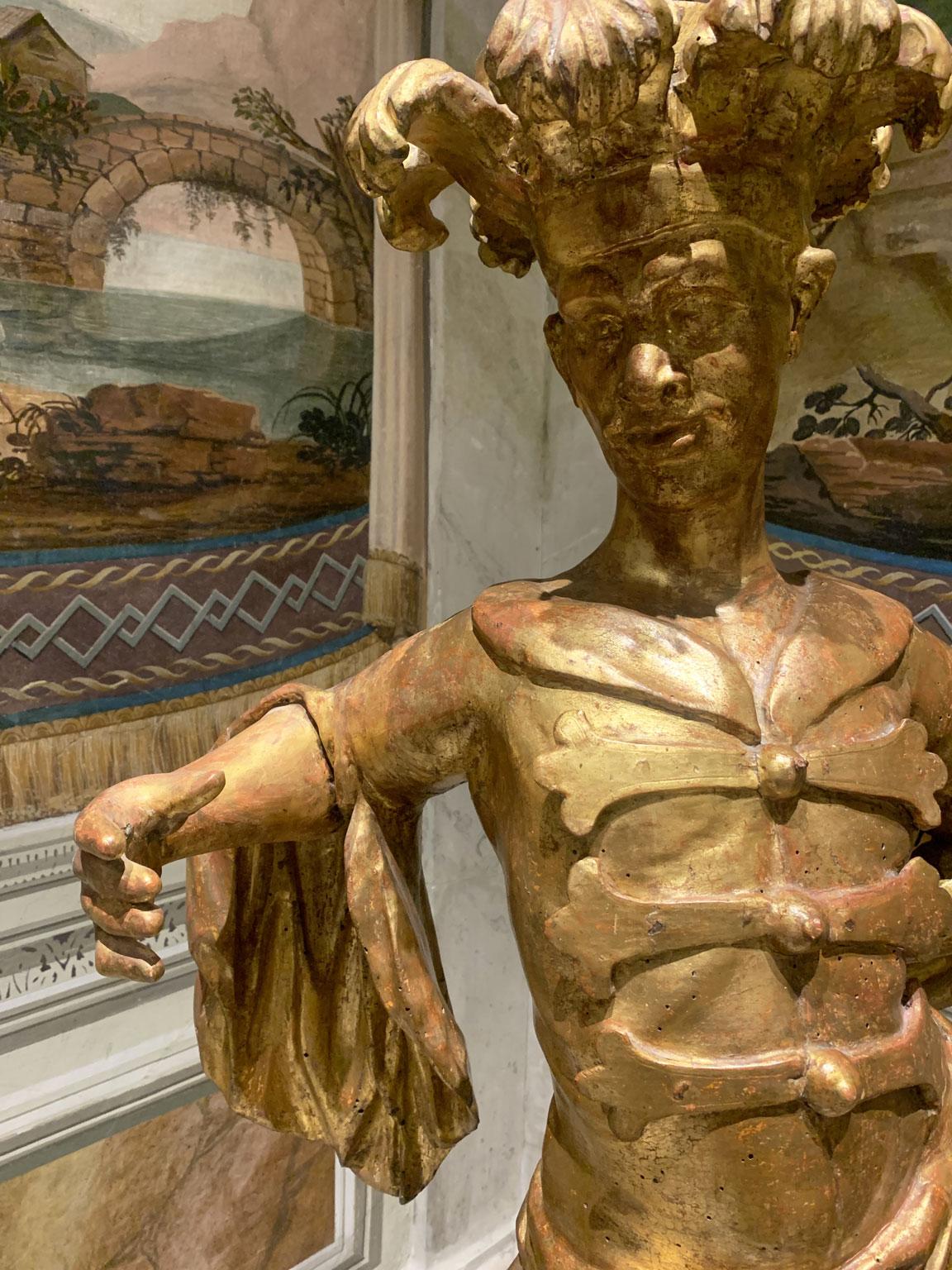 Italian 1750 Italy Pair of Carved and Engraved Giltwood Male Figures Sculptures For Sale