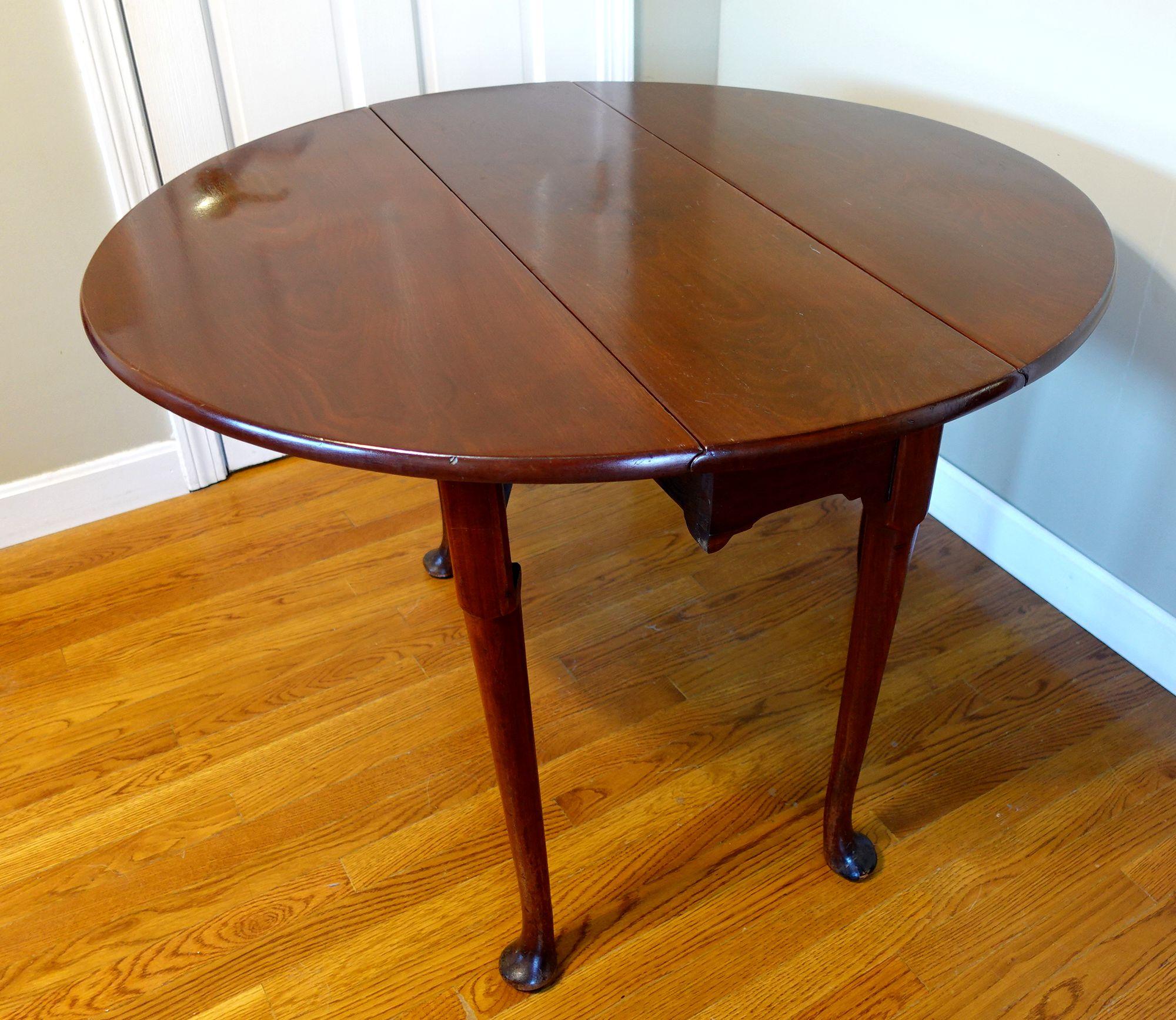 Wood 1750 Queen Anne Table with Oval Drop Leaves on Turned Legs For Sale