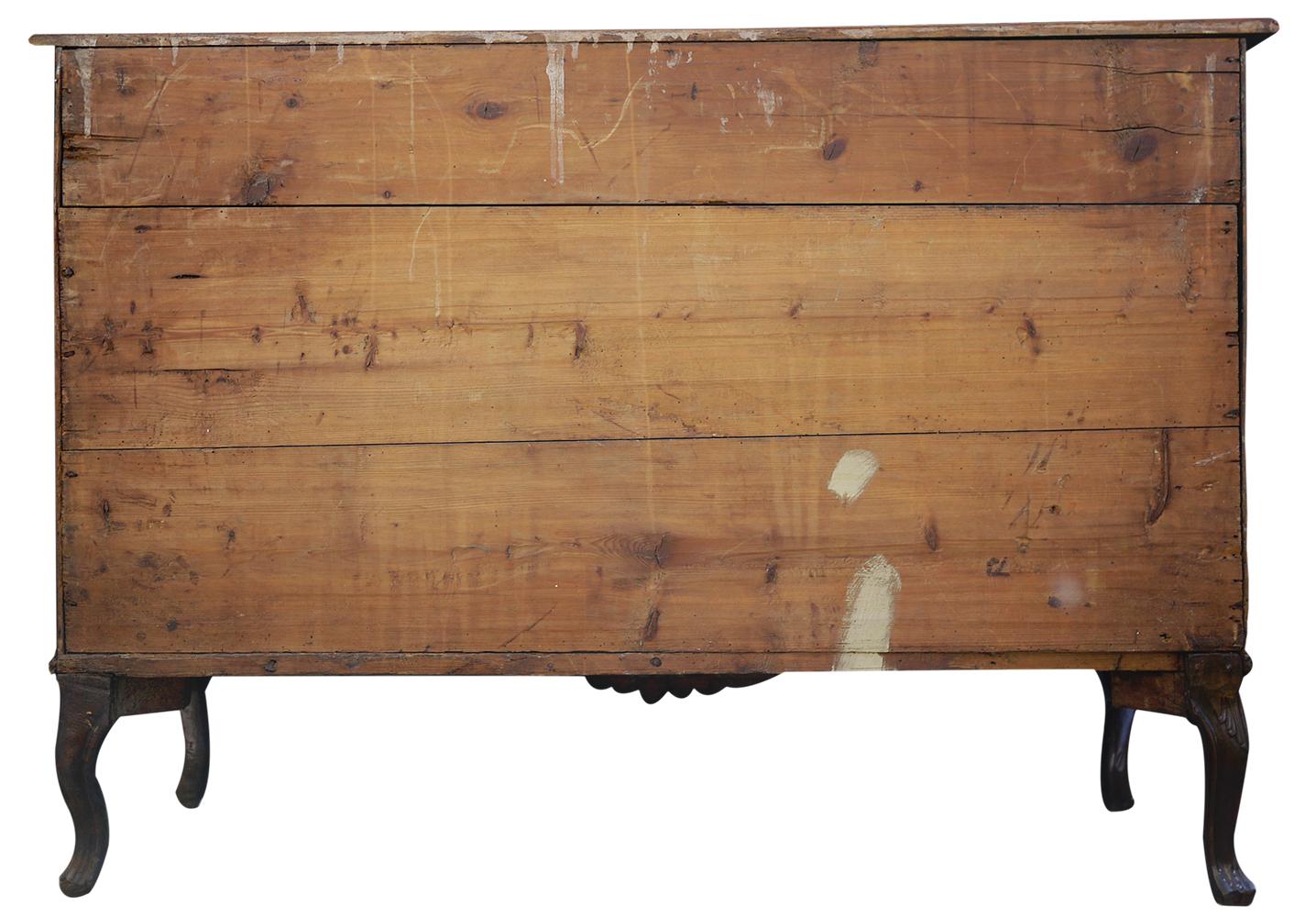 Walnut Chest of Drawers - Venice 1750 Commode For Sale 4