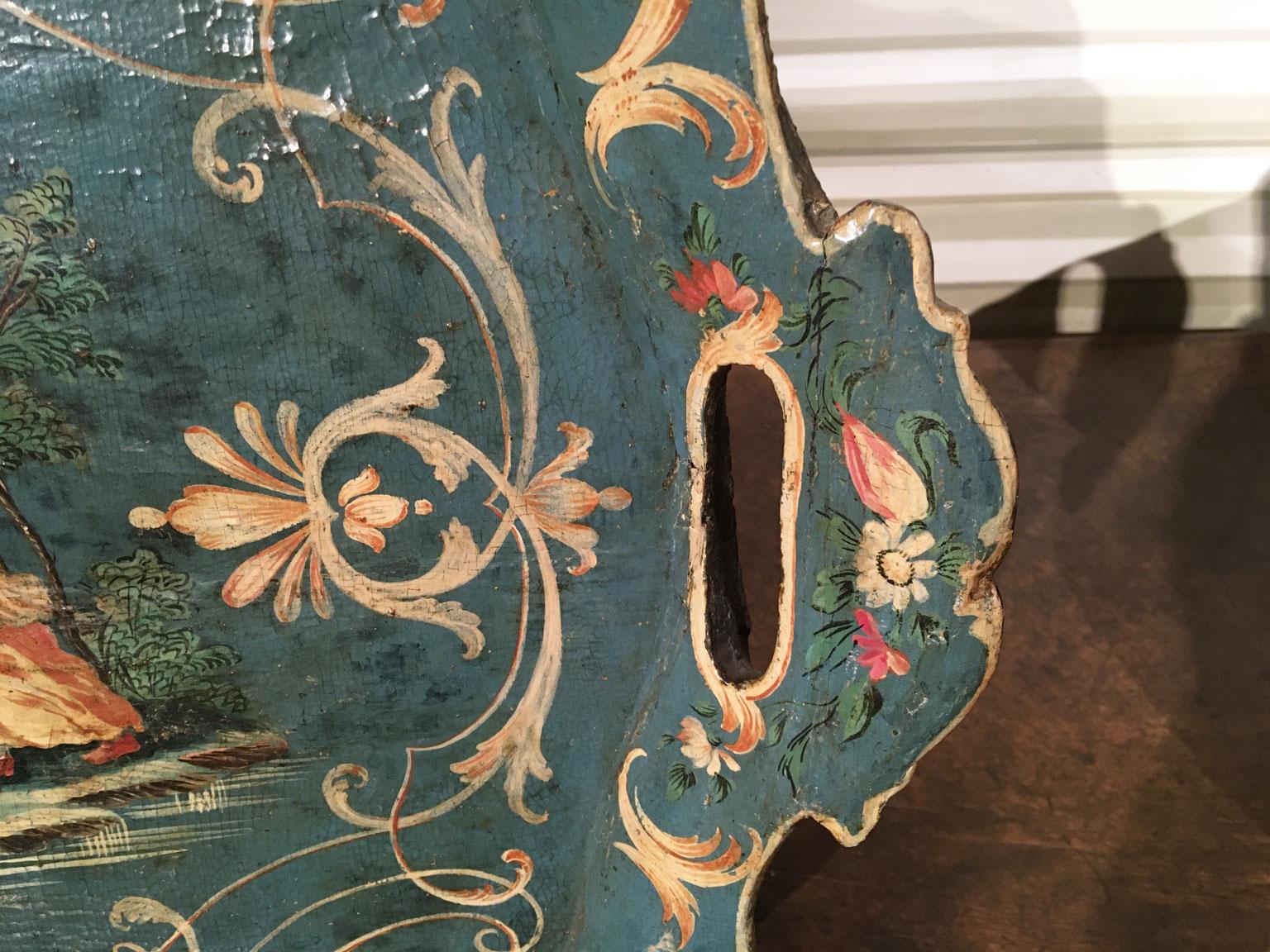 Venezia, Italie, laqué bleu 1750  Plateau en bois avec scènes rurales et fleurs Bon état - En vente à Brescia, IT