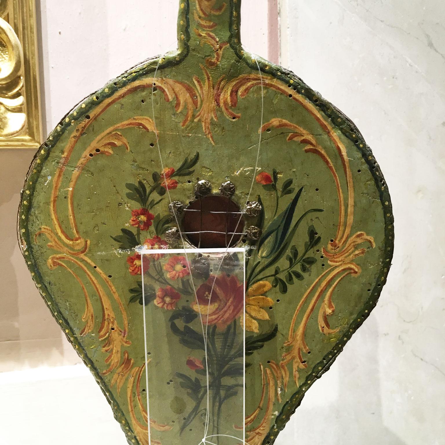 1750 Venecia Italia Fuelle de chimenea de madera lacada en verde con flores siglo XVIII en venta
