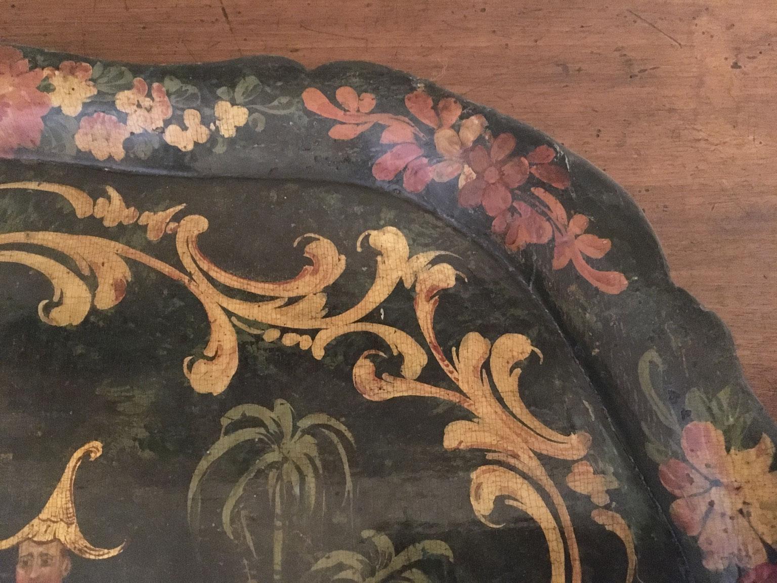 1750 Venezia Italien Grün lackiertes Holztablett mit chinesischen Figuren (18. Jahrhundert) im Angebot