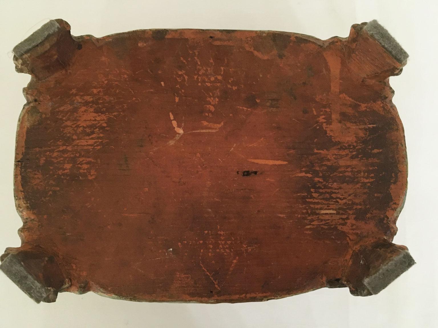 1750 Venecia Italia Caja de madera lacada en verde azul claro y perfilada con flores en venta 9