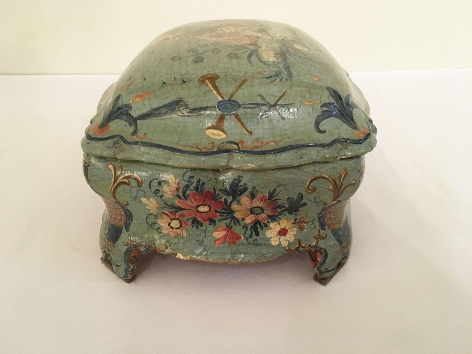 1750 Venecia Italia Caja de madera lacada en verde azul claro y perfilada con flores en venta 1