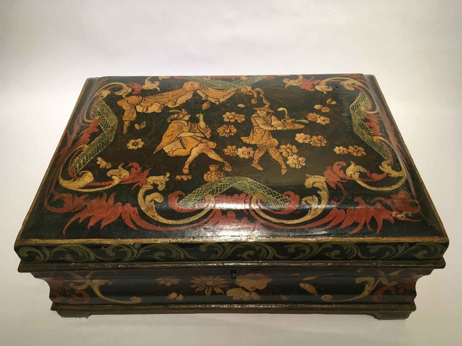 1750 Venezia Italia Caja de Madera Lacada Azul Oscuro con Decoración Dorada Italiano en venta