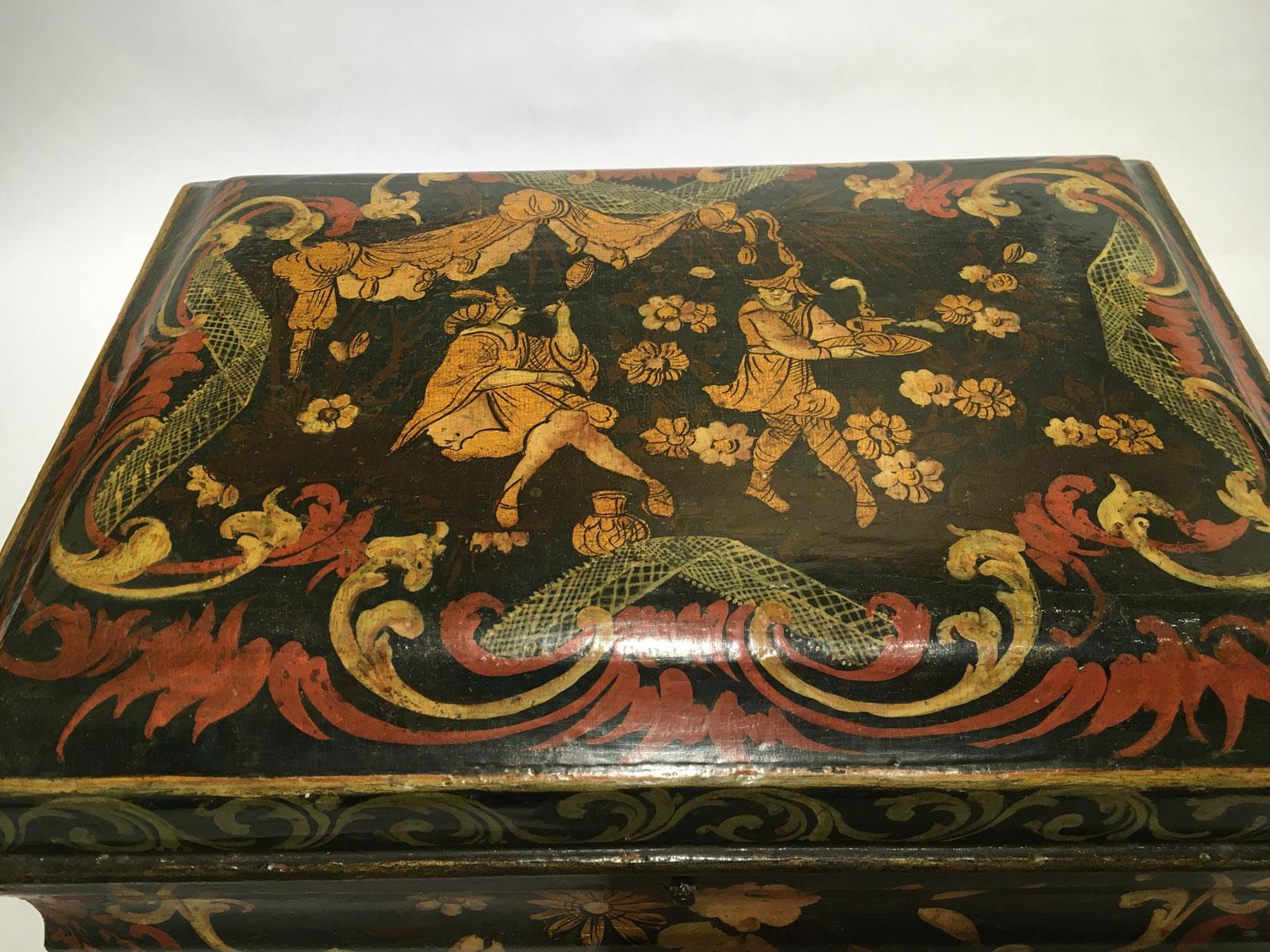 1750 Venezia Italia Caja de Madera Lacada Azul Oscuro con Decoración Dorada en venta 1