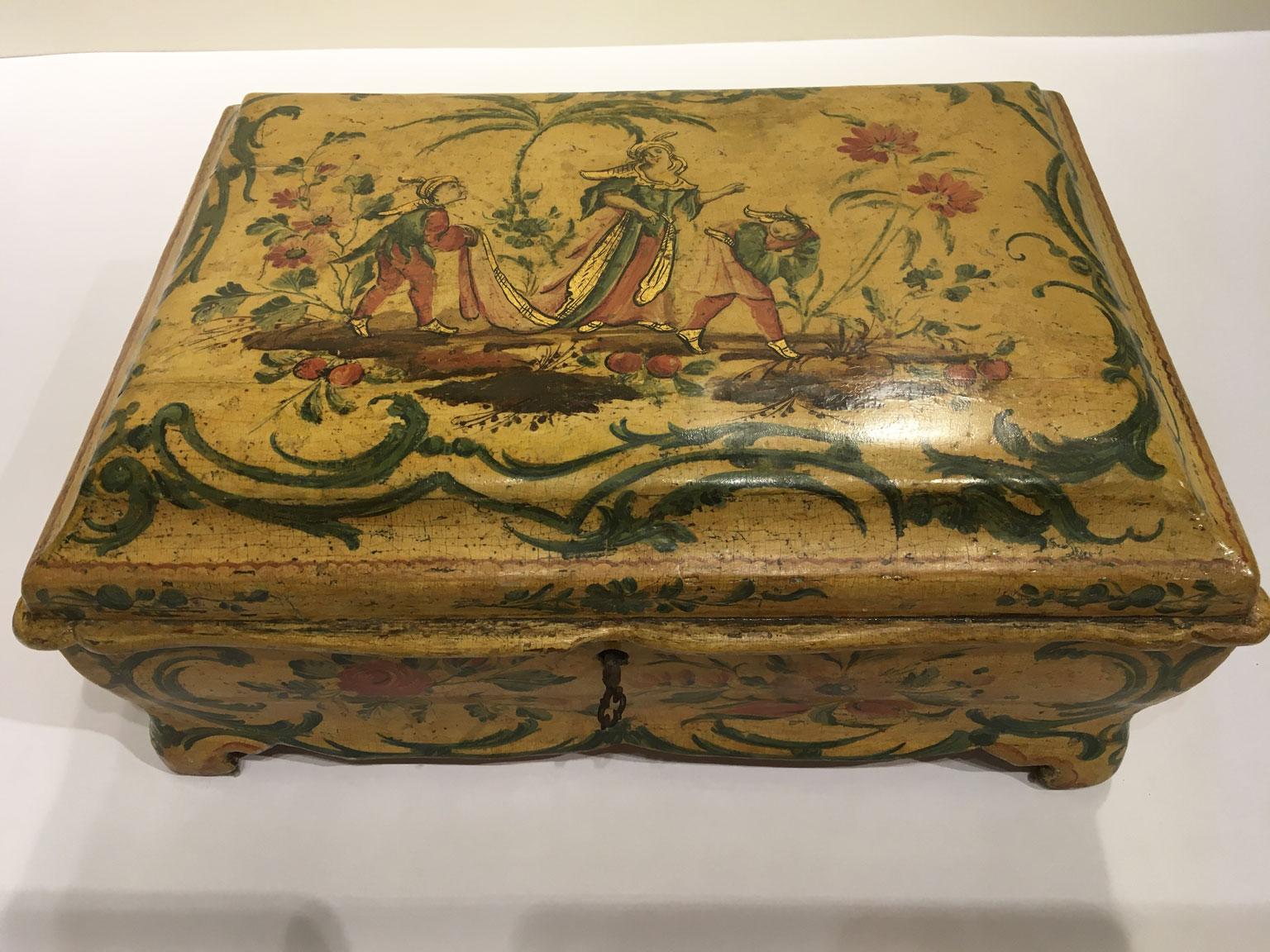 1750 Venecia Italia Rococó Caja de madera lacada amarilla y joyero Hecho a mano en venta