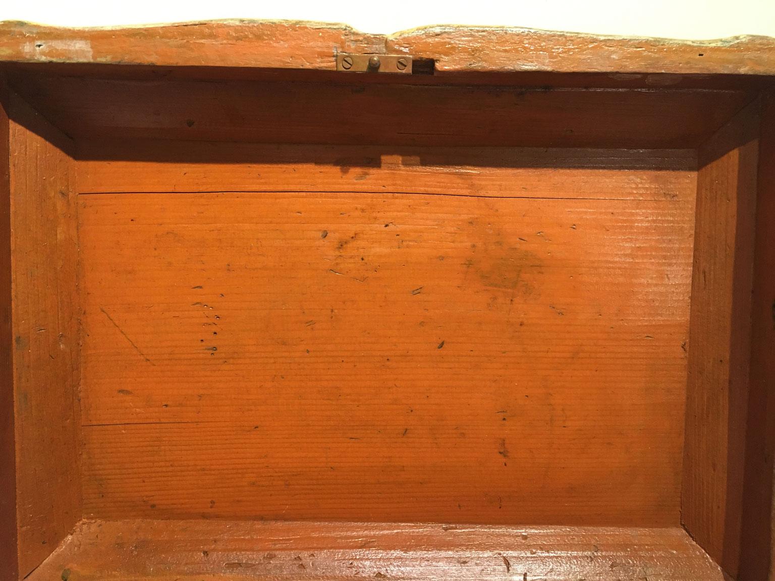1750 Venecia Italia Rococó Caja de madera lacada amarilla y joyero en venta 1