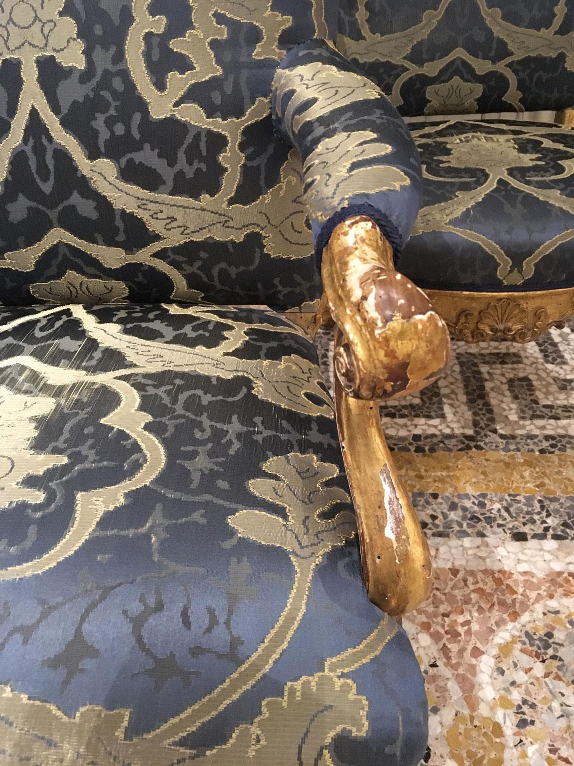 Italian 1750 Venezia Italy Pair of Rococo Carved Giltwood Armchairs For Sale