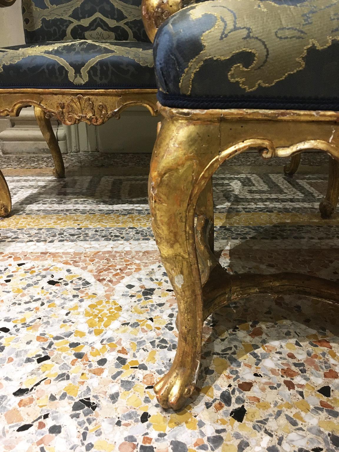 Hand-Crafted 1750 Venezia Italy Pair of Rococo Carved Giltwood Armchairs For Sale