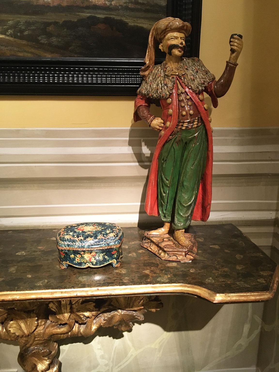 1750 Venecia Italia Escultura lacada policromada y grabada en madera en venta 7