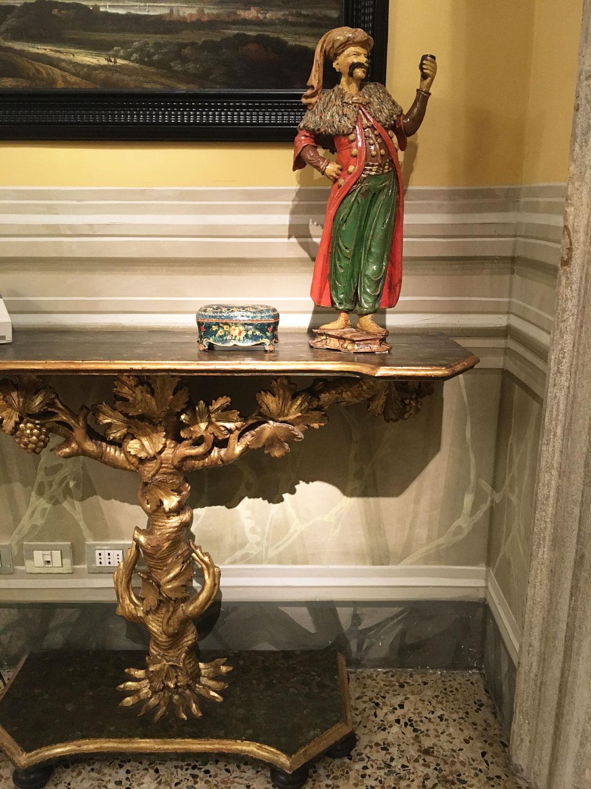 1750 Venecia Italia Escultura lacada policromada y grabada en madera en venta 8