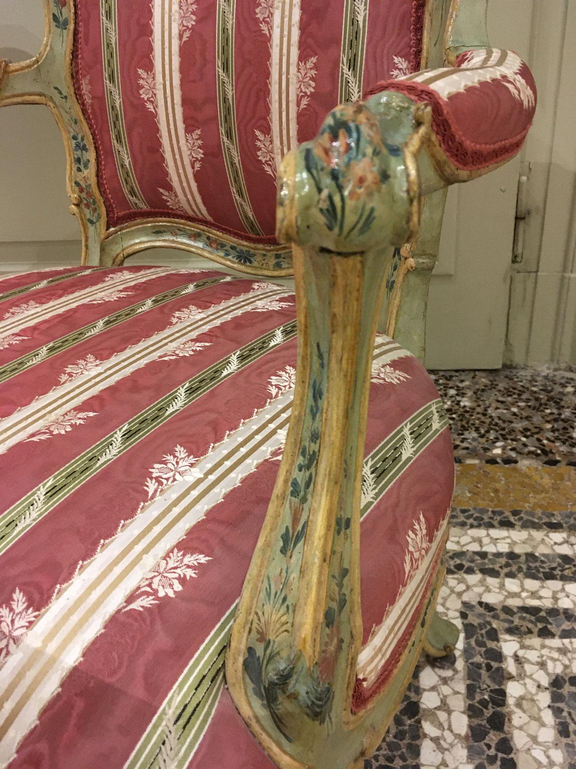 1750 Venezia Italy Set 2 Green Lacquered Wooden Armchairs with Floral Decoration For Sale 3