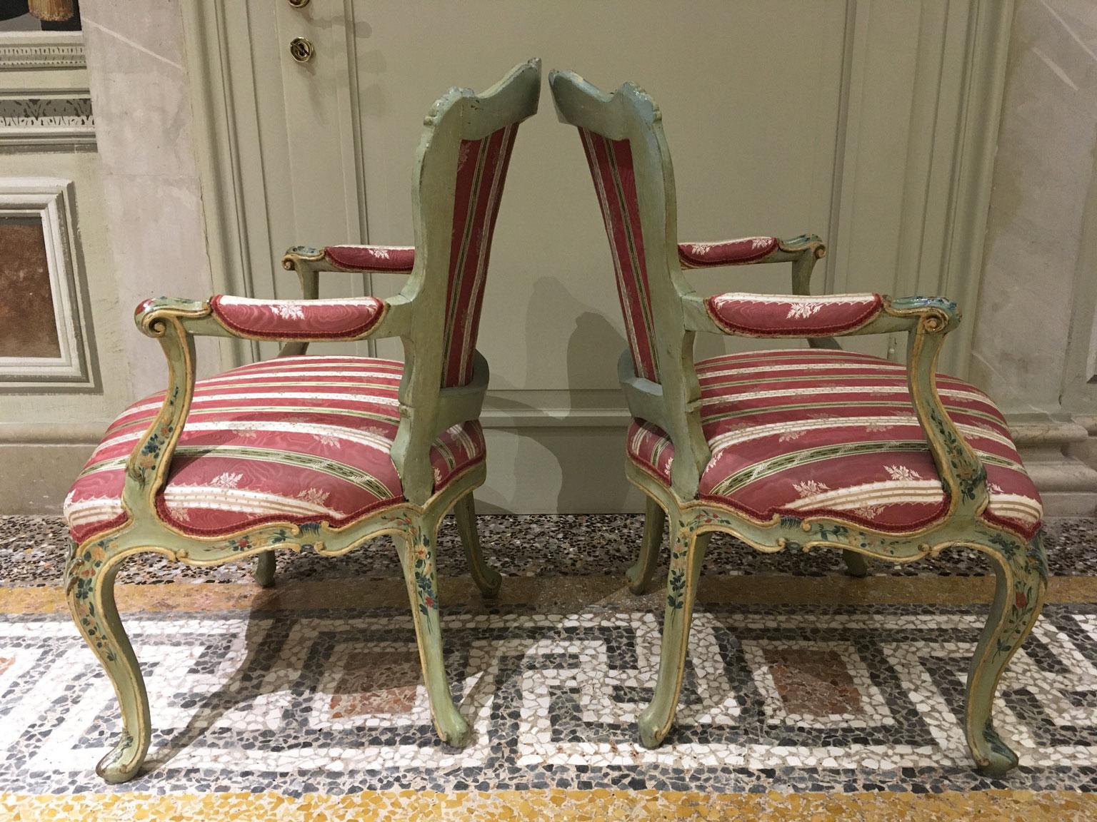 1750 Venezia Italy Set 2 Green Lacquered Wooden Armchairs with Floral Decoration For Sale 7