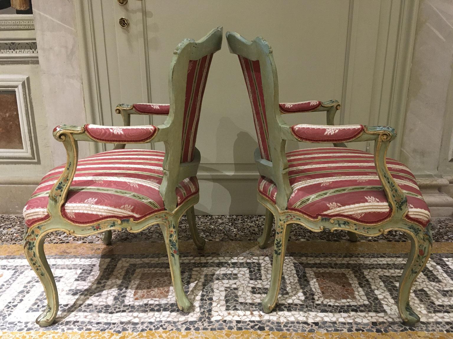 1750 Venezia Italy Set 2 Green Lacquered Wooden Armchairs with Floral Decoration For Sale 8