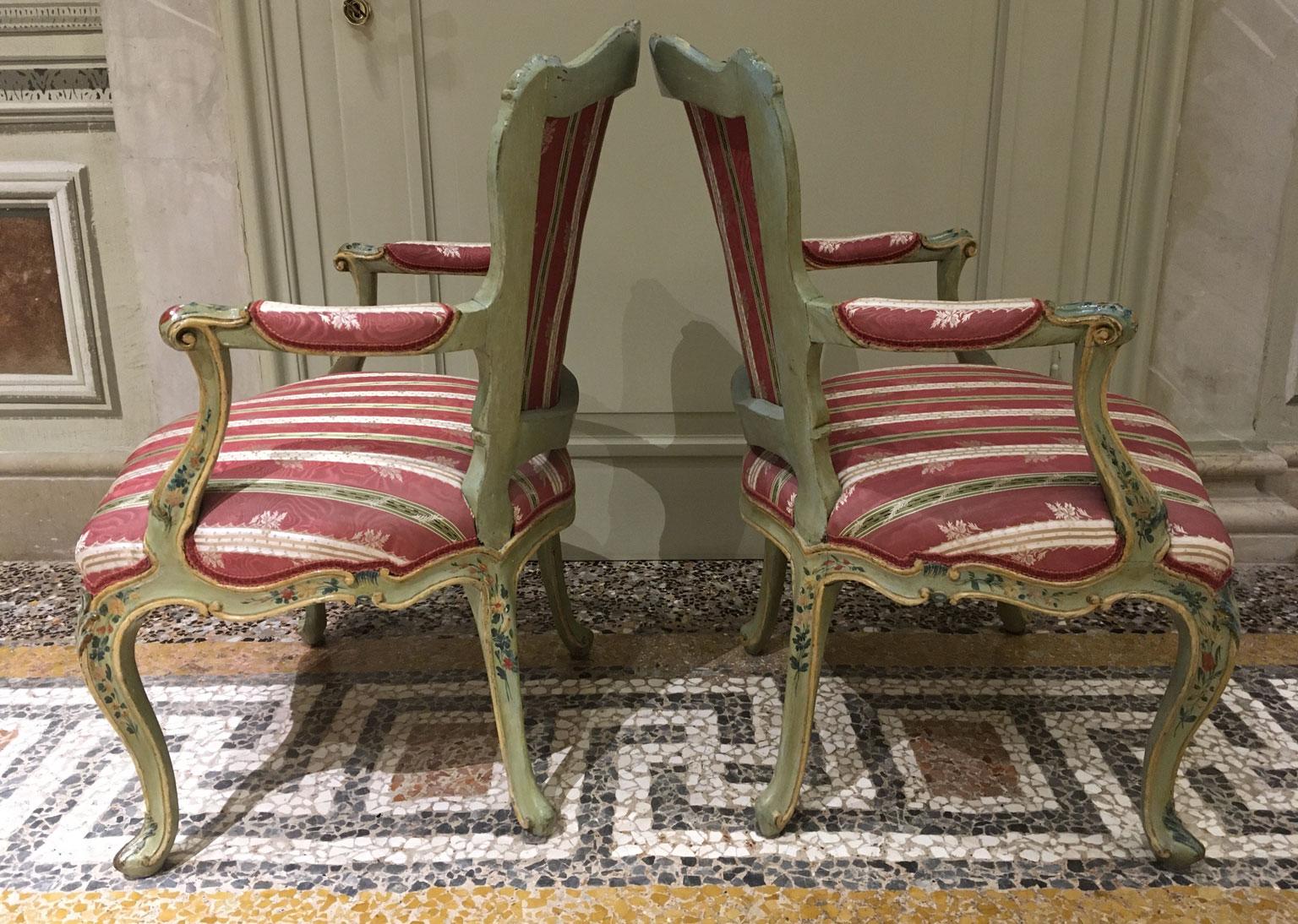 1750 Venezia Italy Set 2 Green Lacquered Wooden Armchairs with Floral Decoration For Sale 11