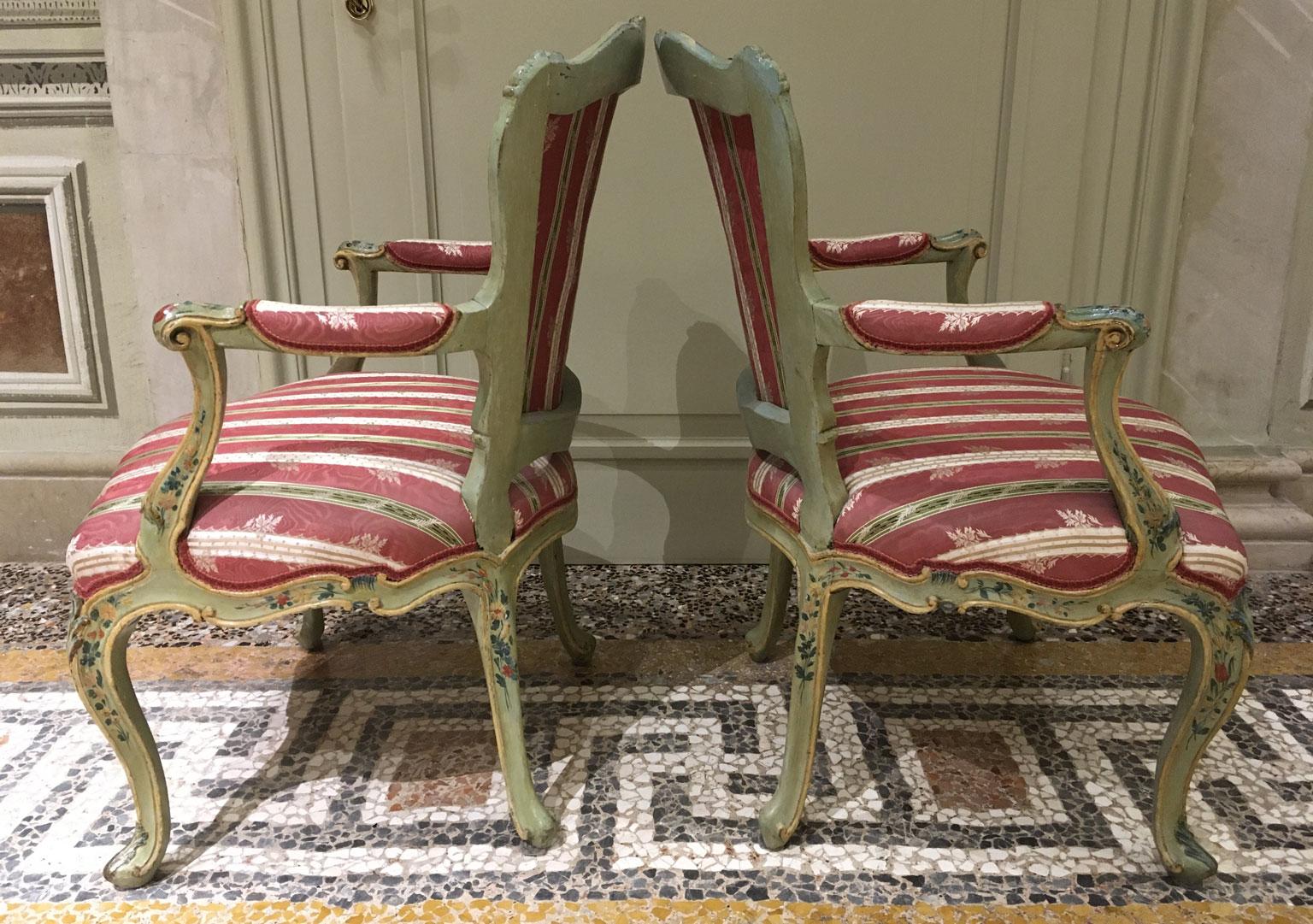 1750 Venezia Italy Set 2 Green Lacquered Wooden Armchairs with Floral Decoration For Sale 12