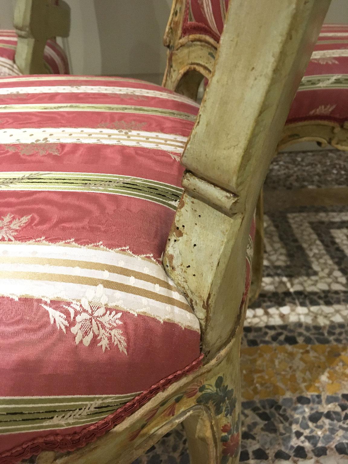 1750 Venezia Italy Set 3 Green Lacquered Wooden Engraved Chairs with Flowers For Sale 8