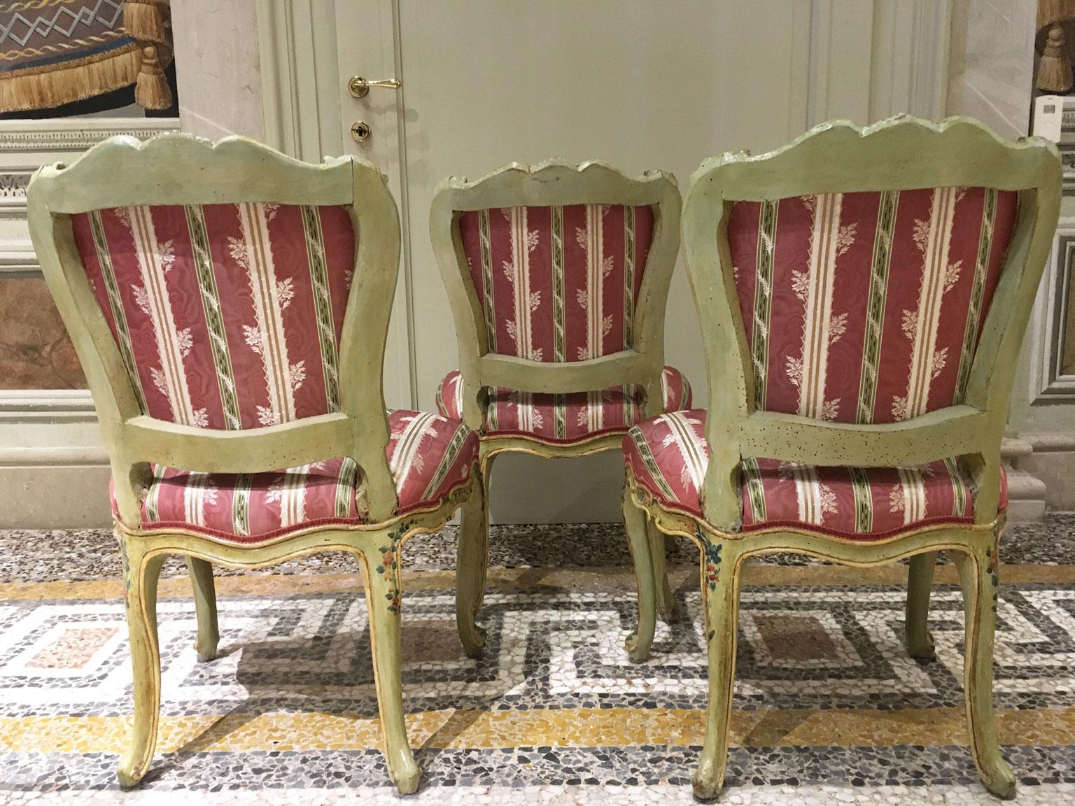 1750 Venezia Italy Set 3 Green Lacquered Wooden Engraved Chairs with Flowers For Sale 9