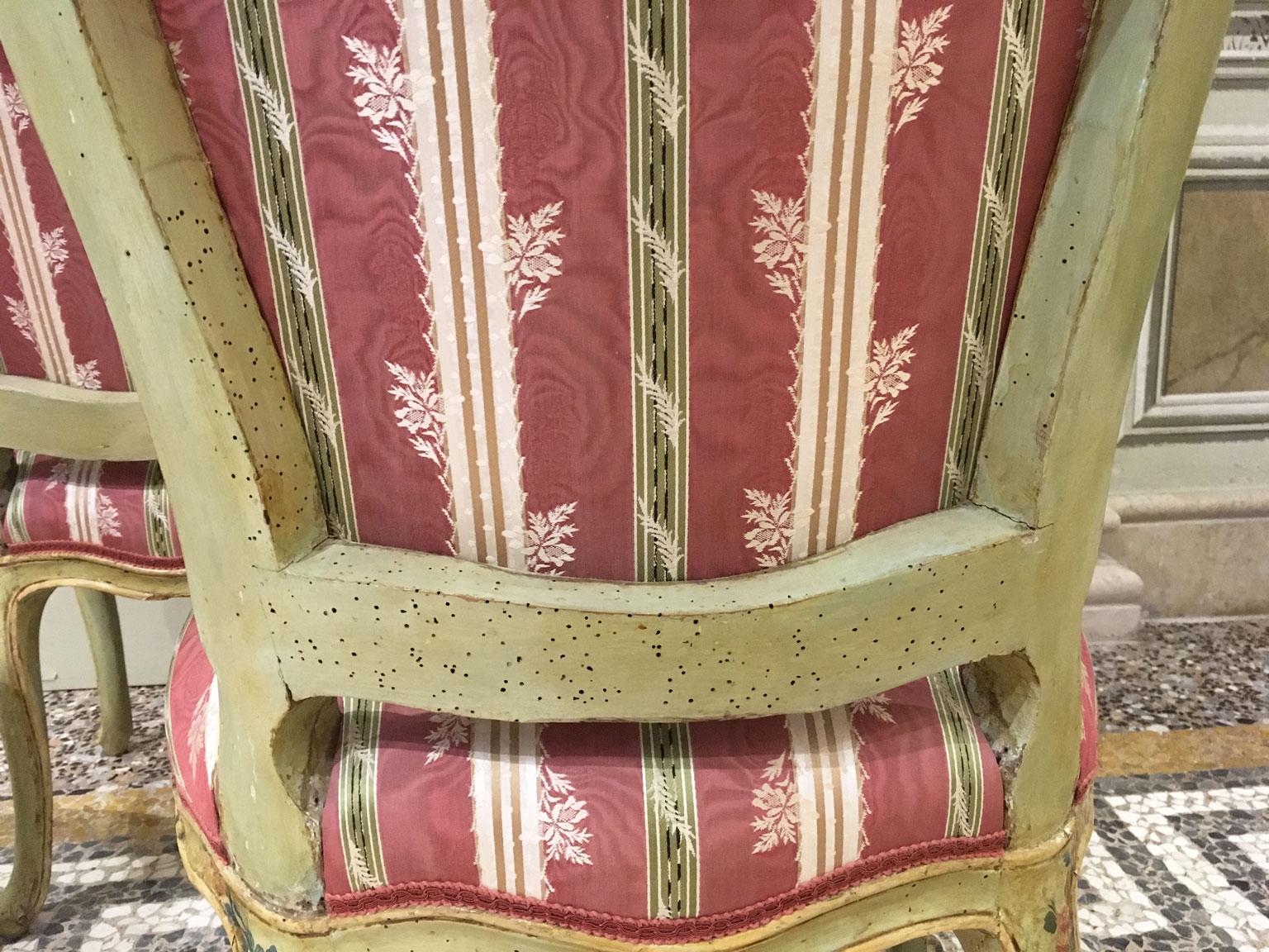 1750 Venezia Italy Set 3 Green Lacquered Wooden Engraved Chairs with Flowers For Sale 10