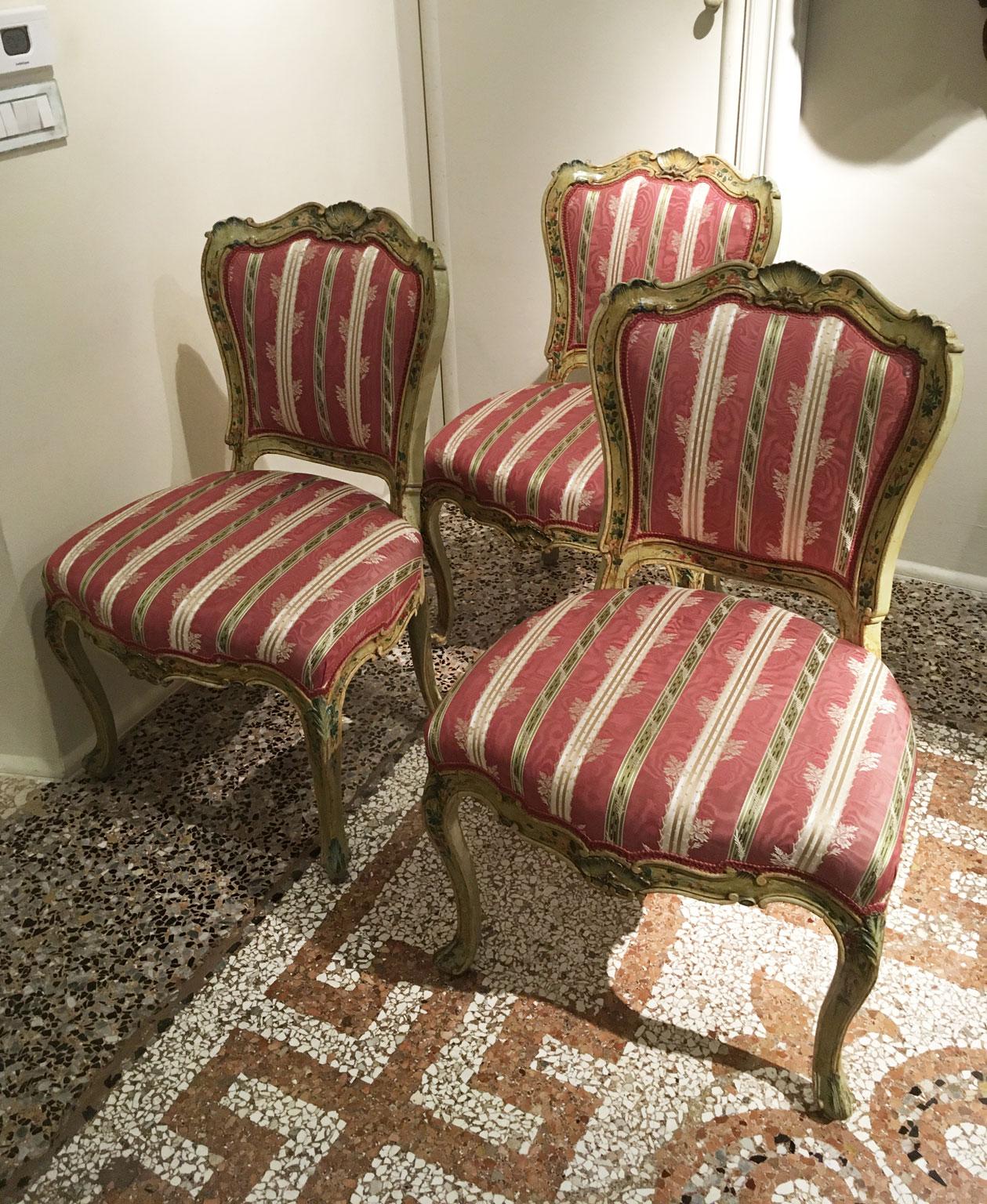 Hand-Crafted 1750 Venezia Italy Set 3 Green Lacquered Wooden Engraved Chairs with Flowers For Sale