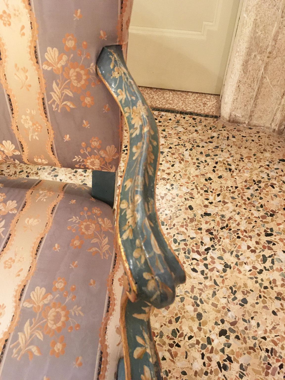 1750 Venezia Italy Set 4 Blue Lacquered Wooden Dining Armchairs with Flowers For Sale 10