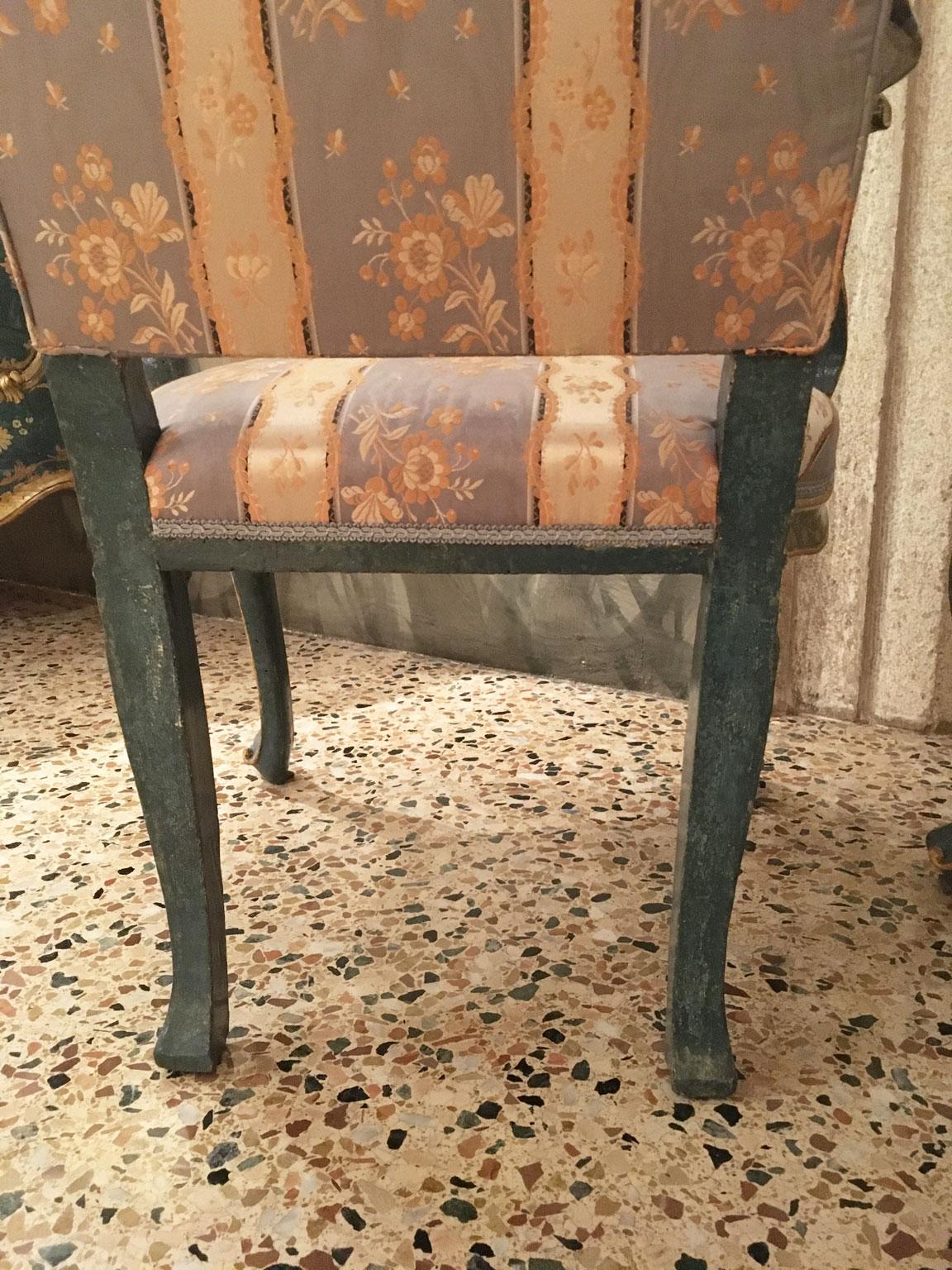 1750 Venezia Italy Set 4 Blue Lacquered Wooden Dining Armchairs with Flowers For Sale 1