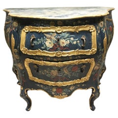 1750 Venecia Italia Cómoda de madera lacada en verde con pájaros y flores de fantasía