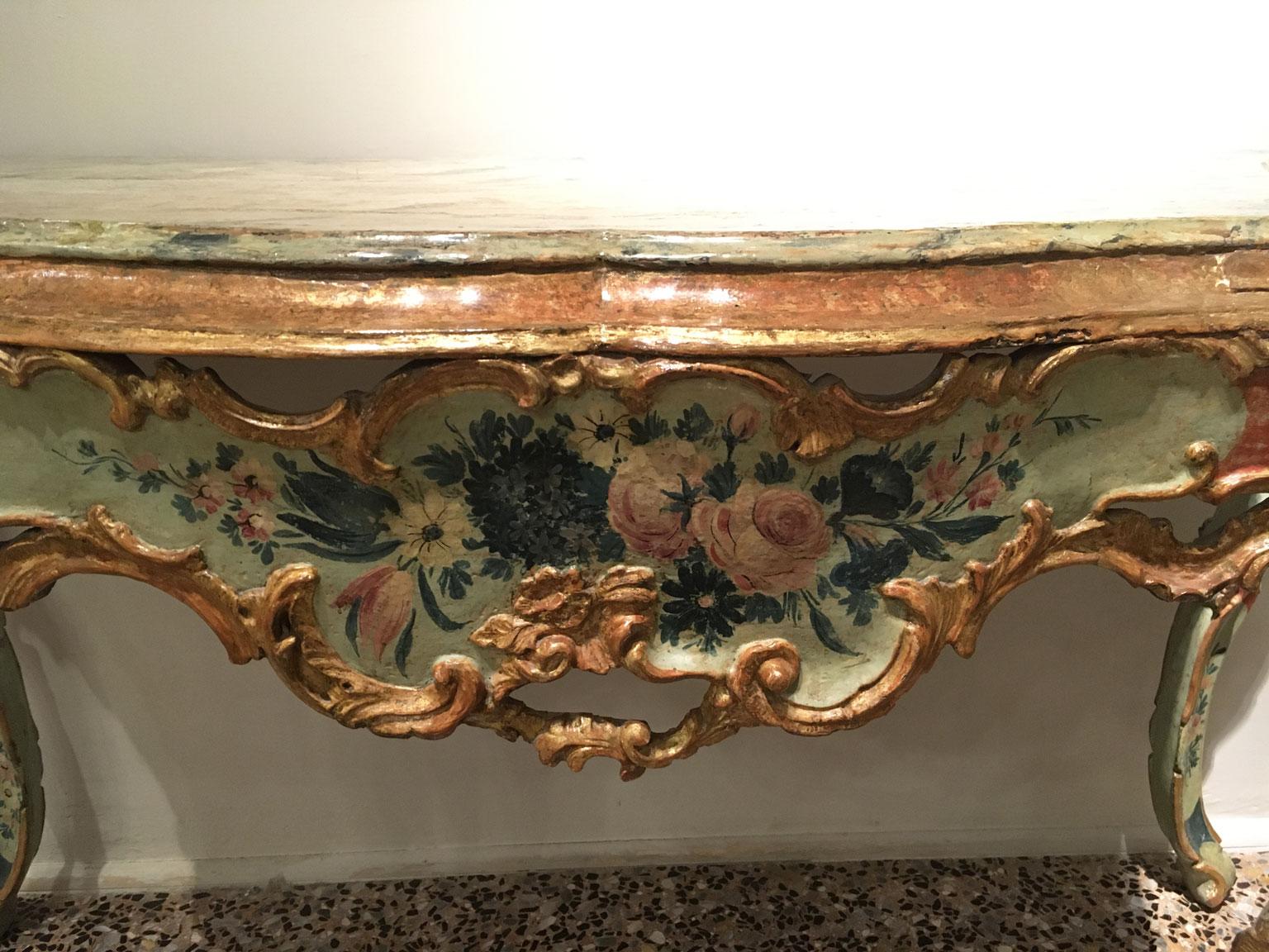 italien Console Venezia en bois laqué bleu clair et vert avec fleurs, 1750 en vente