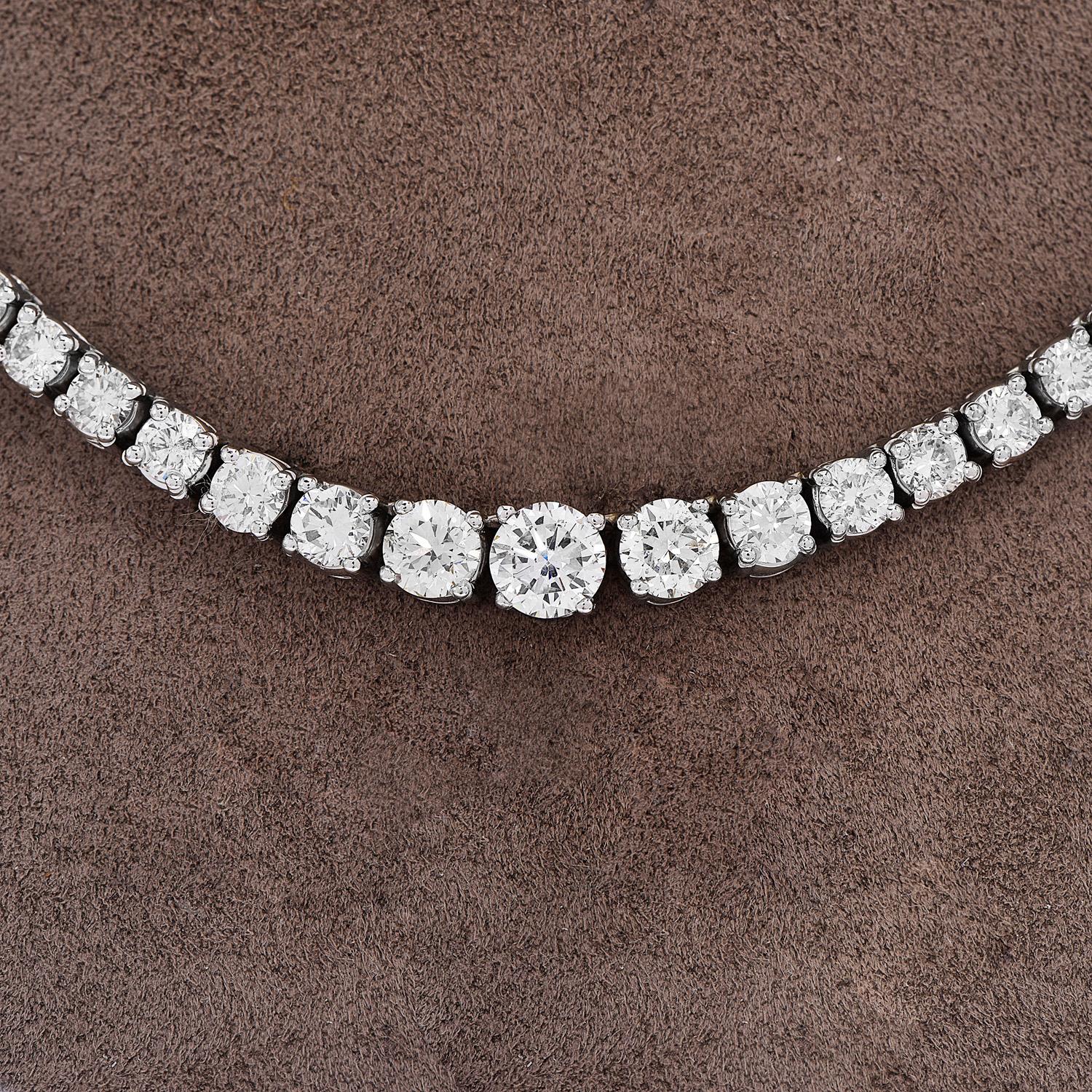 Moderne Collier tennis Riviera gradué en or avec diamants taille ronde 17,50 carats en vente