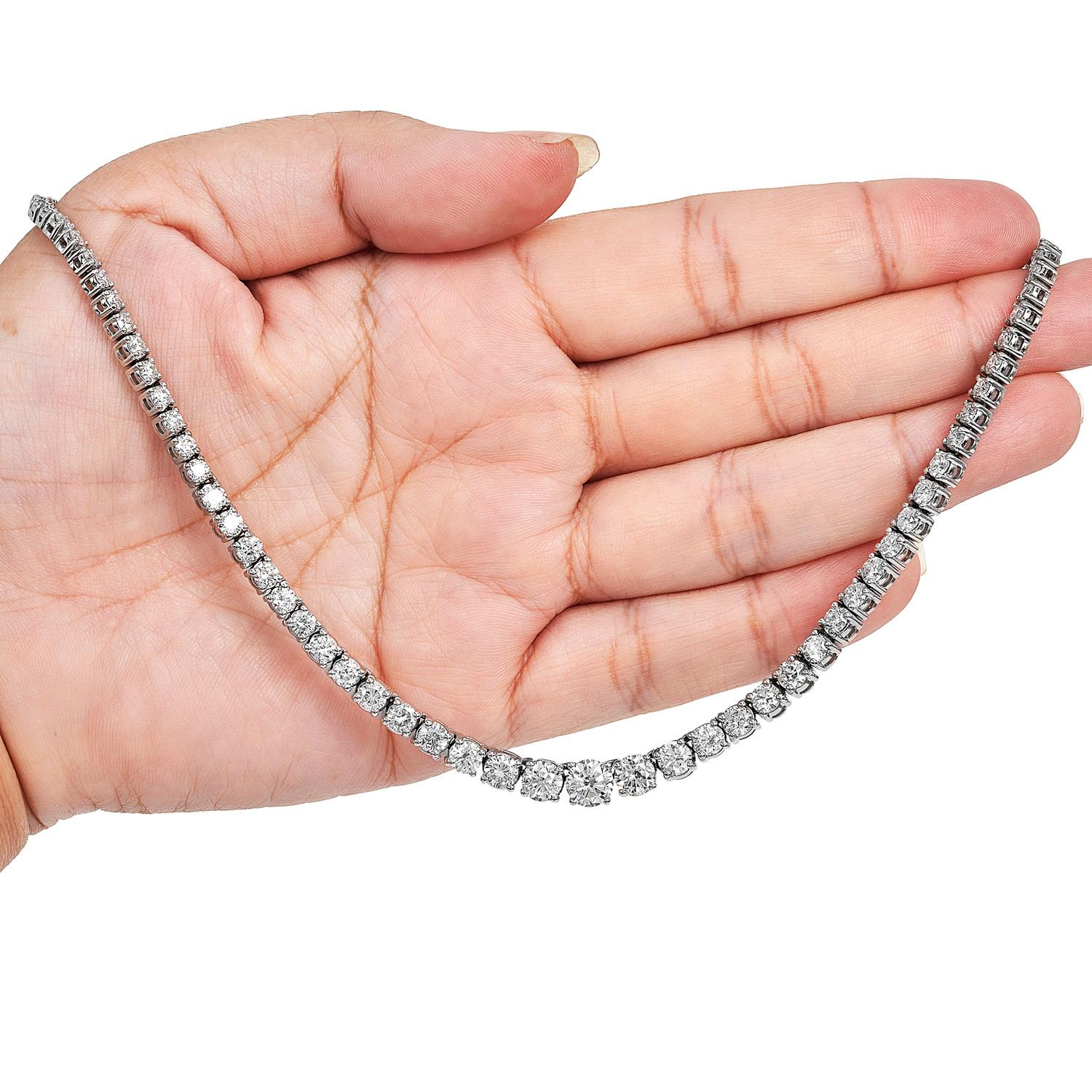 17,50 Karat Rundschliff Diamant Gold Riviera abgestufte Tennis-Halskette im Zustand „Hervorragend“ in Miami, FL
